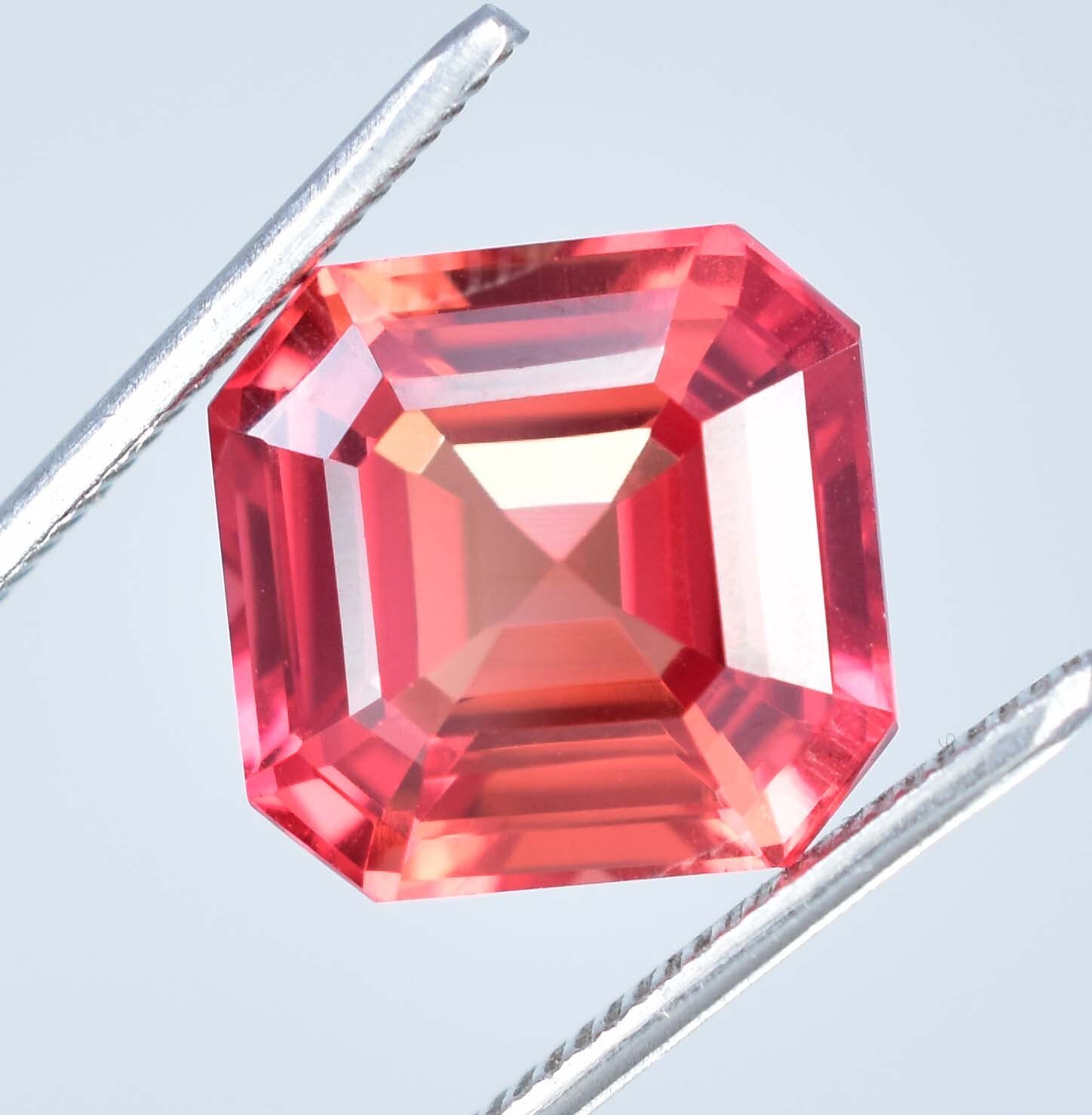 14 x 14 MM Natural Ceylon Padparadscha Sapphire Gemstone 16.25 Ct, GIT Certified