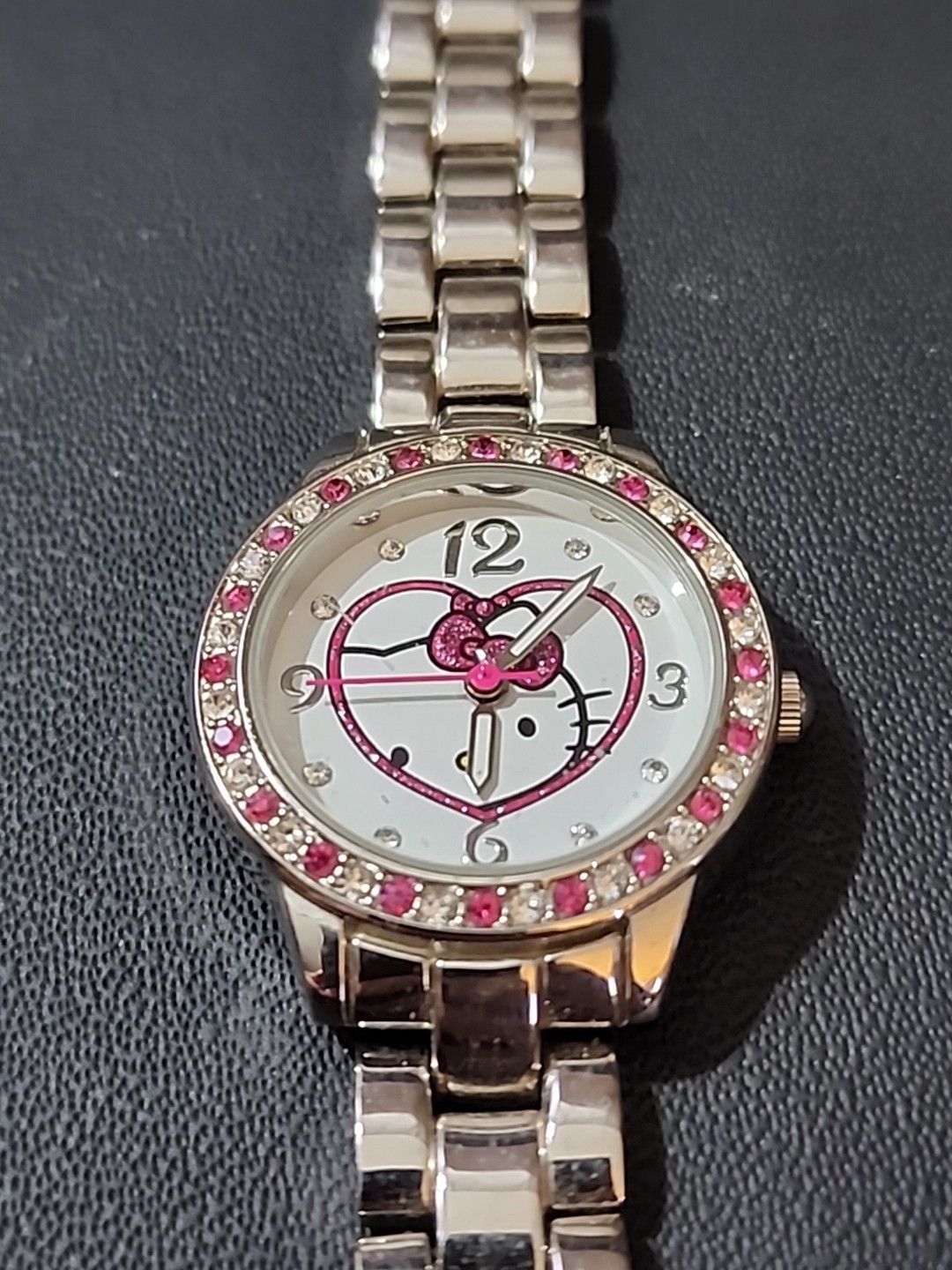Hello Kitty, Watch Women Silver Tone With Heart Design