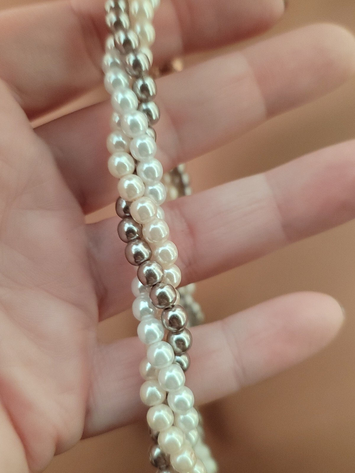 Retro Twisted Faux Pearl Bead Choker Necklace White Cream Beige Vintage AVON HS