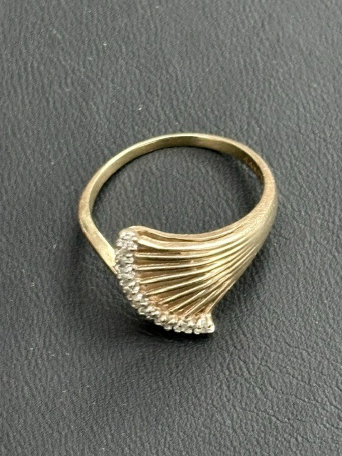 Peter Stone 14K Yellow Gold And Diamond Fan Design Ring Size 7