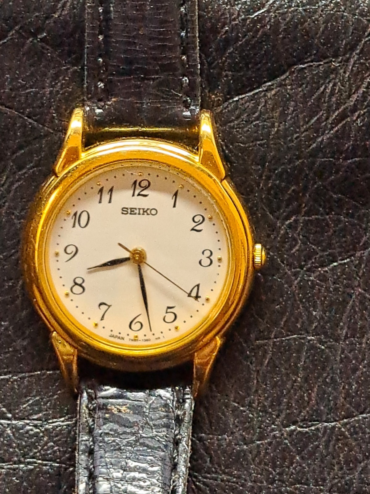 Vintage Ladies Seiko 7N01-6880 Gold Tone Quartz Watch New Battery COWHIDE STRAP