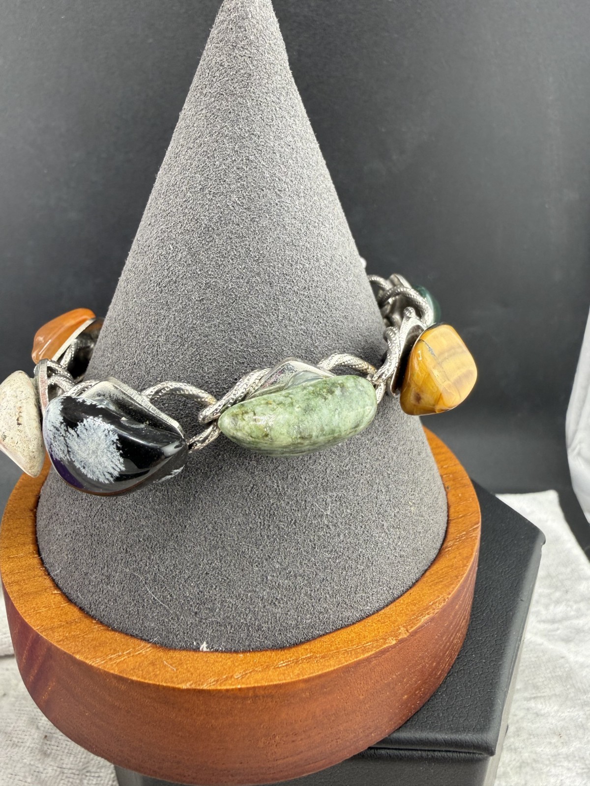 Stone Charm Bracelet White Green Black Polished Stones 7″