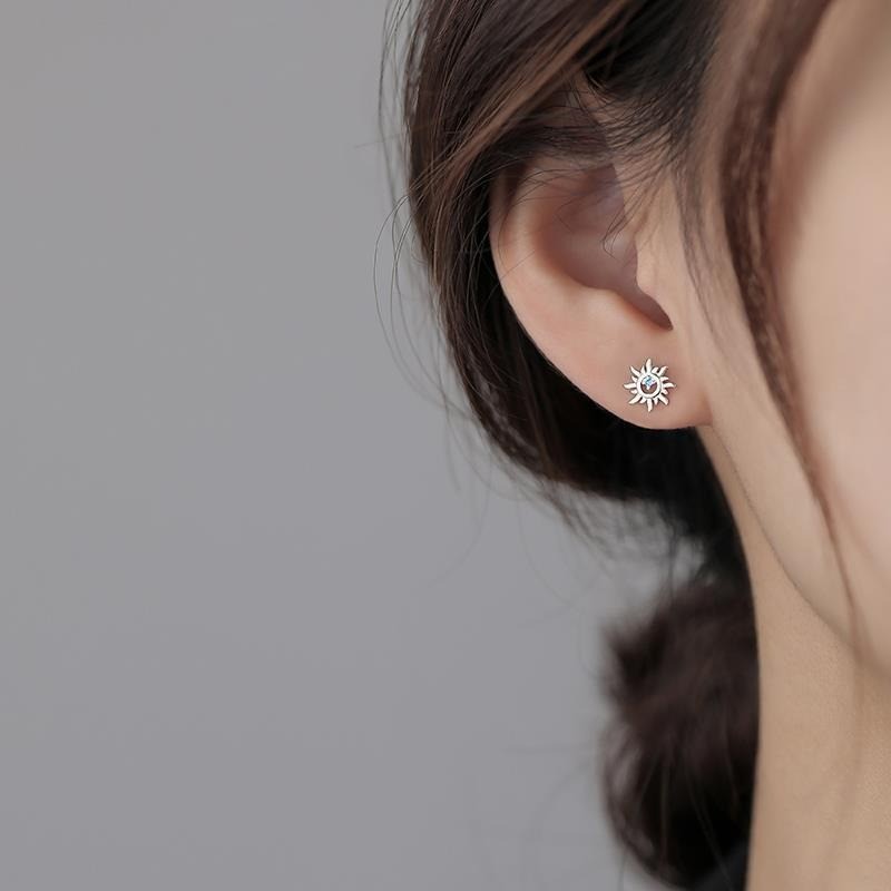 Blue Rhinestone Sun Ear Studs Women’s Fashionable Hollow Earrings Zinc Alloy