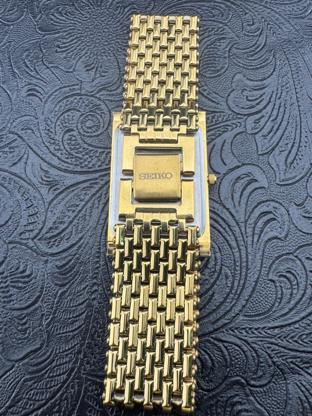 RARE GOLD RED Vintage Seiko Slim Quartz Gentlemen’s Wrist Watch
