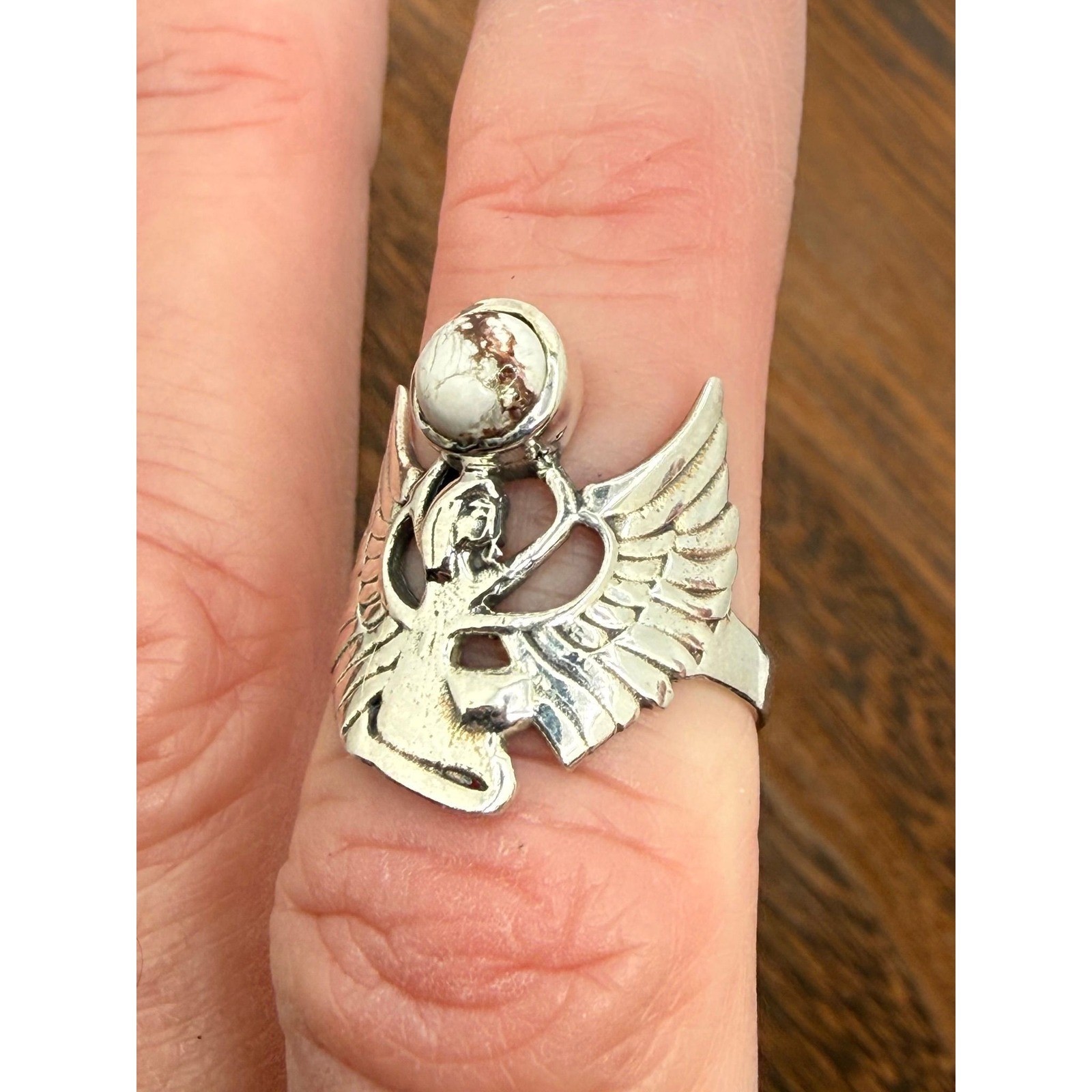 BOLD WINGED STATEMENT Sz 7ish White Buffalo Style Stone Sterling Ring marked 925