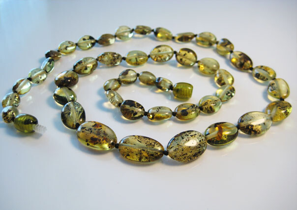 Genuine Light Green Elegant Beautiful Baltic Amber Necklace 21.6 inch 55 cm !!!