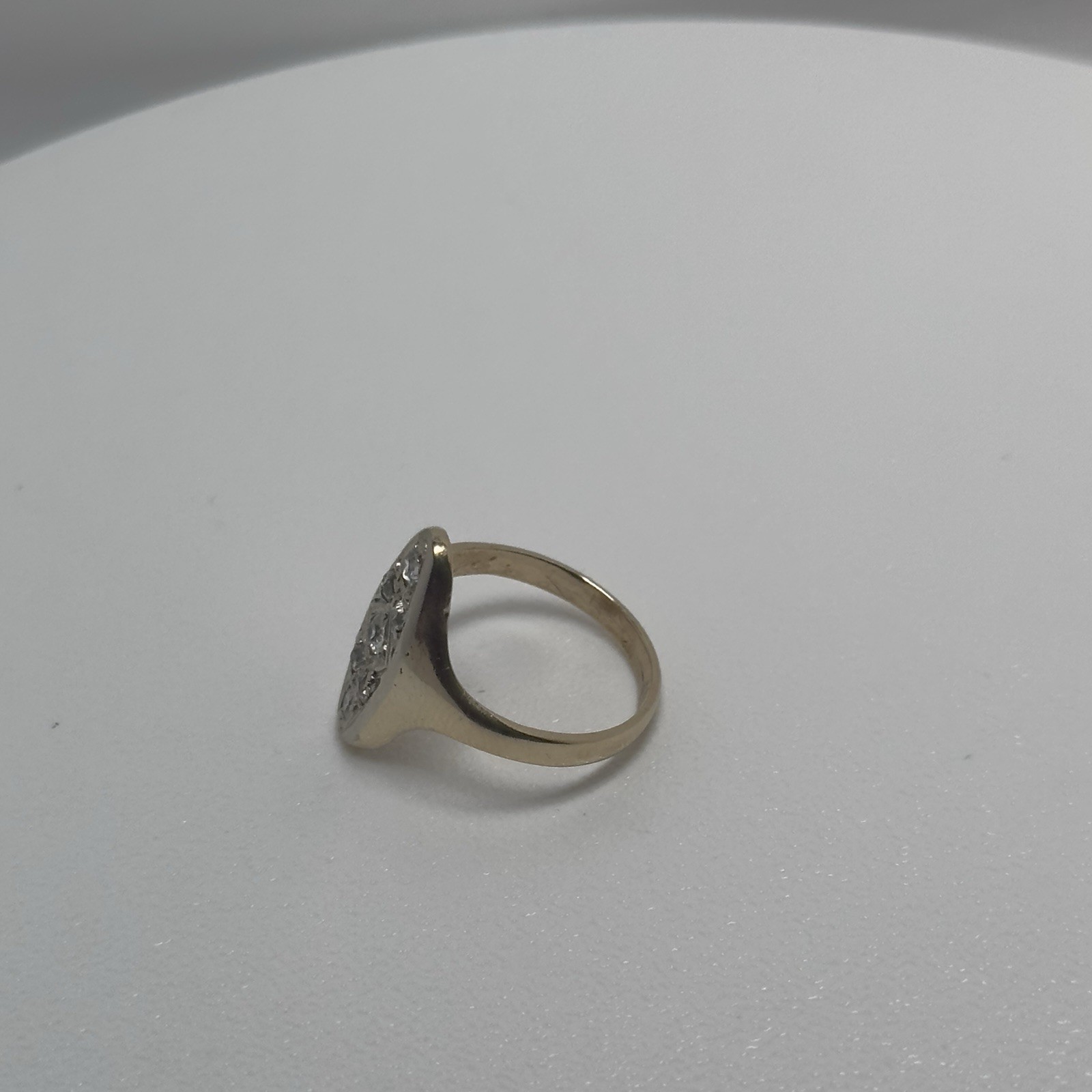 10kt Yellow Antique Ring with 0.32 ctw 7 old cut diamnonds, size 4 1/2, 3 Grams