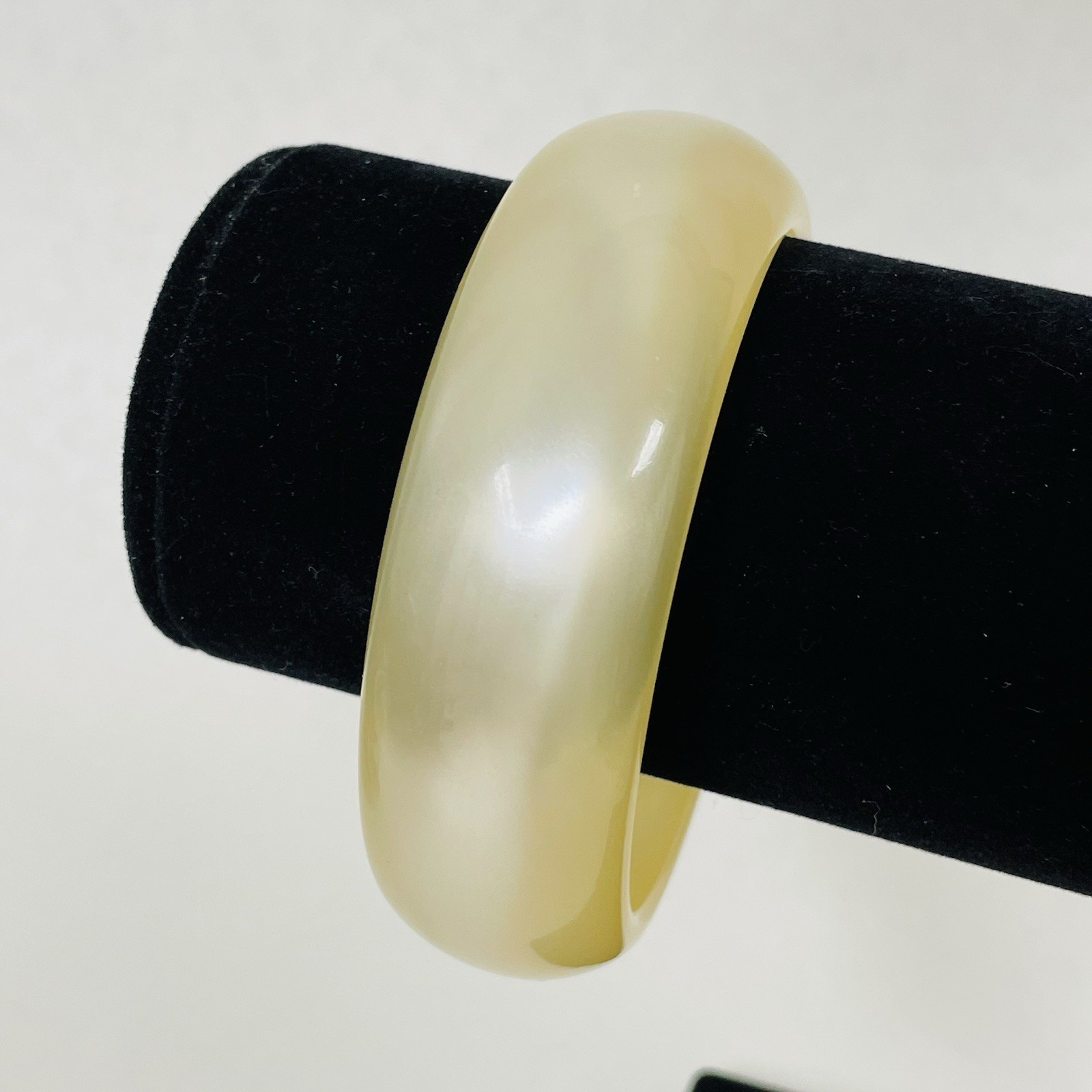 Vintage Avon Luminesque Lucite Bangle Bracelet Black Cream Moonglow Lot