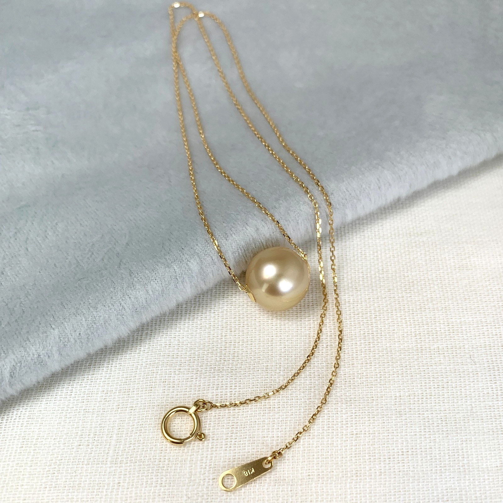 10.6mm Round Gold South sea pearl Pendant Necklace 18Kt Yellow Gold,17″