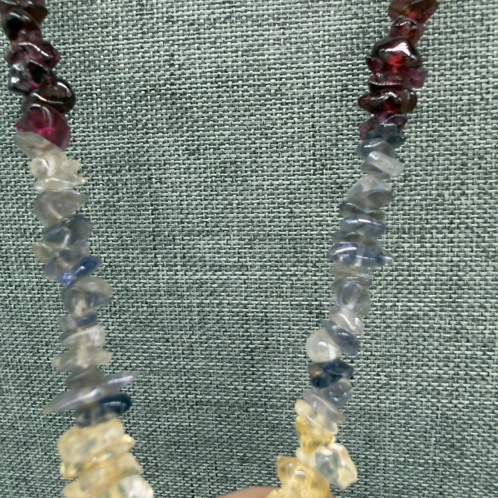 Vintage Necklace Fluorite Garnet Gemstone Pieces 34 Inches Gray Red Golden