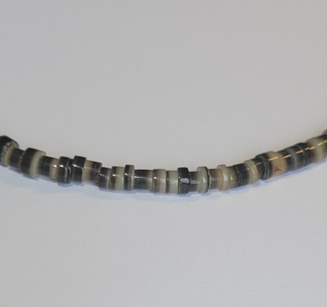 Southwestern Brown Shell Heishi Beads 14in Choker Necklace Barrel Clasp Vintage