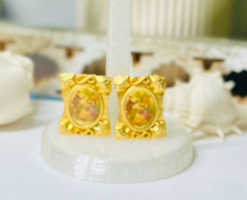 Vintage Bijoux Terner Gold Frame Victorian Picture Clip Earrings w/Original Card