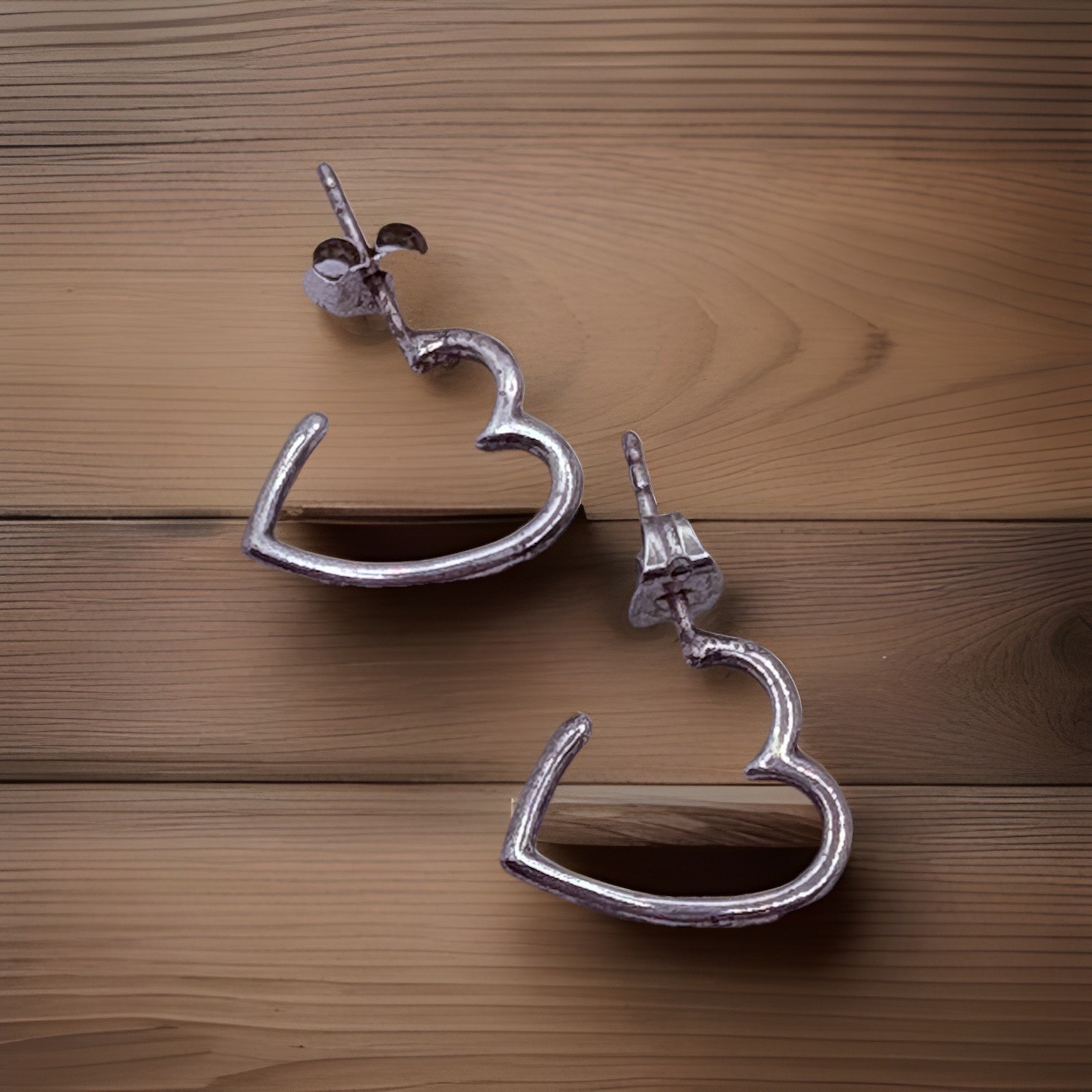 Vintage Sterling Silver Heart Mini Hoop Earrings Delicate 1/2” Classic 1.5 Gm