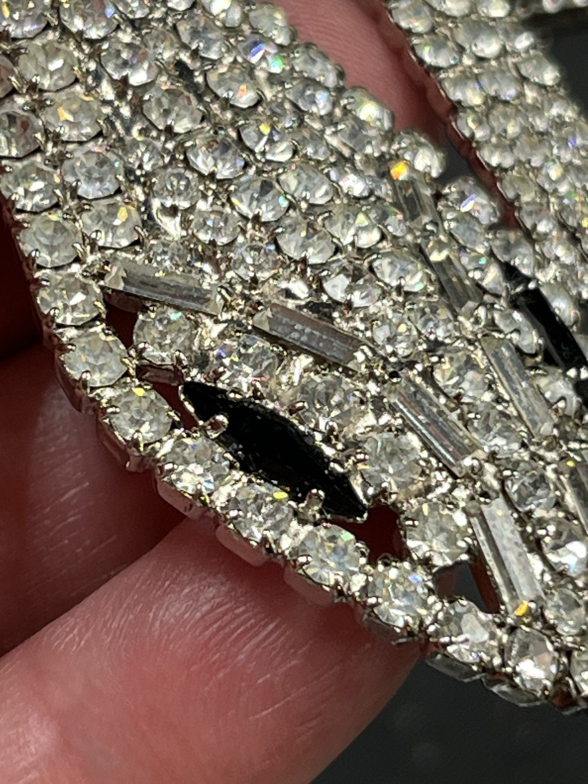 Butler & Wilson Signed Clear Rhinestones Articulated Lizard Brooch 9.5” In Box