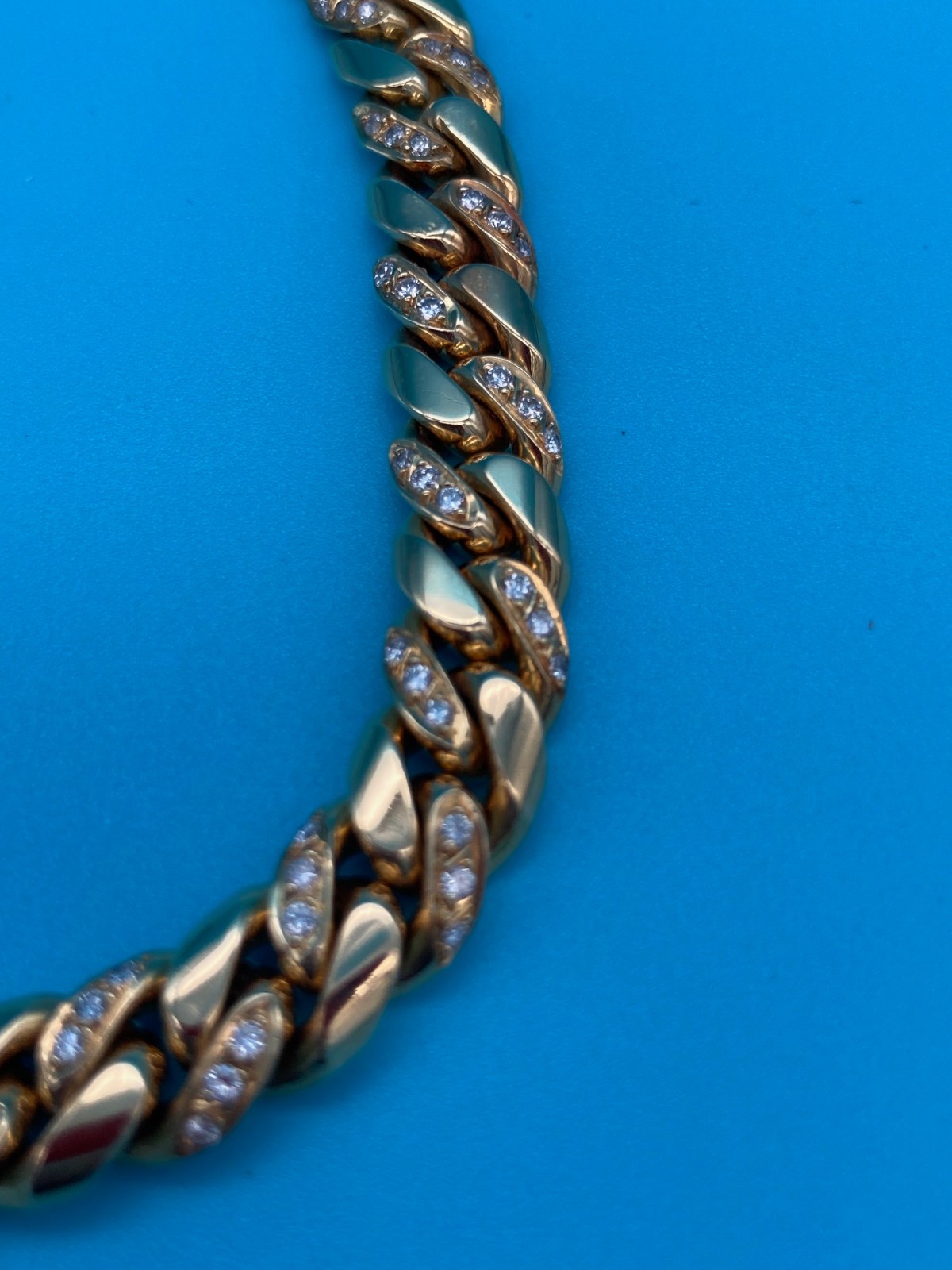 Vintage 18-Karat Yellow Gold and 120 Brilliant-Cut Diamond Bracelet