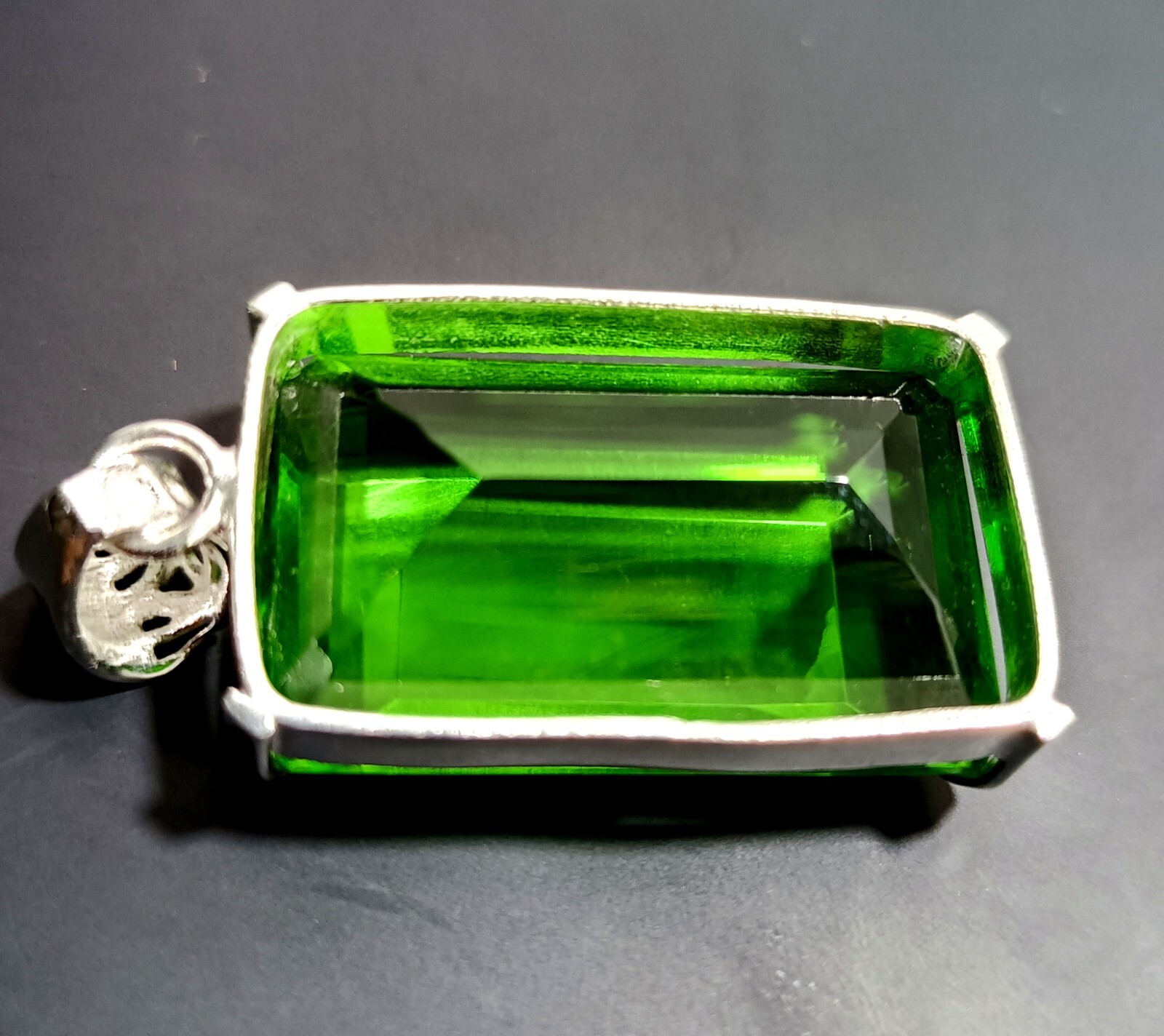 Certified Natural 70.45 Ct Brazilian Emerald Green Topaz Pendant Loose Gemstone