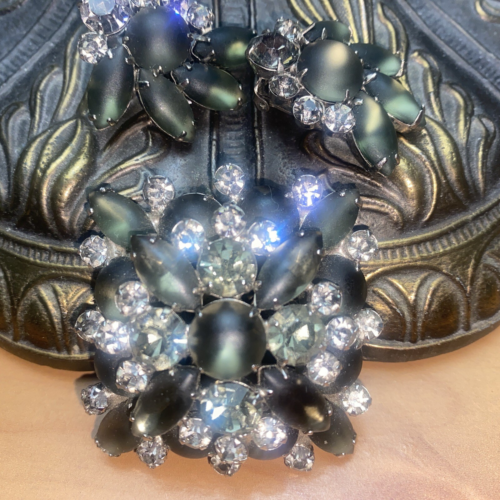 Vintage Juliana D&E Smokey Girve Rhinestone Bracelet Brooch Earring Set Parure