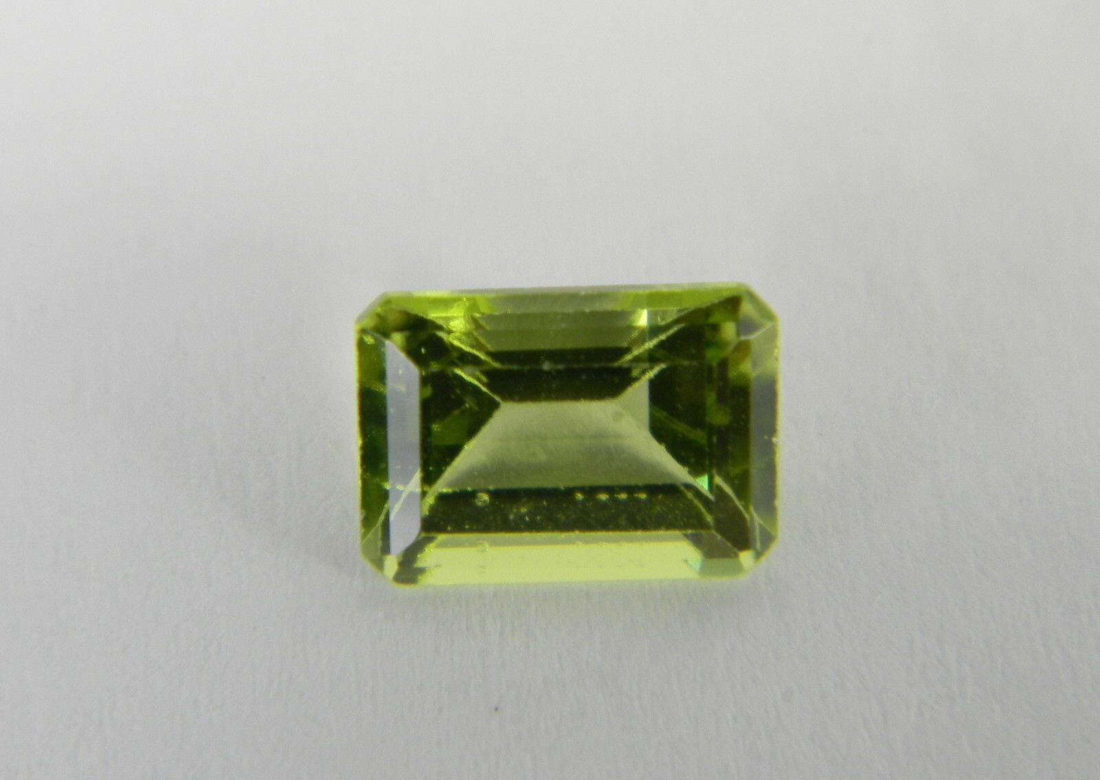 1.18 Carats Natural Green Arizona Peridot Faceted Gemstone Octagon PRT94