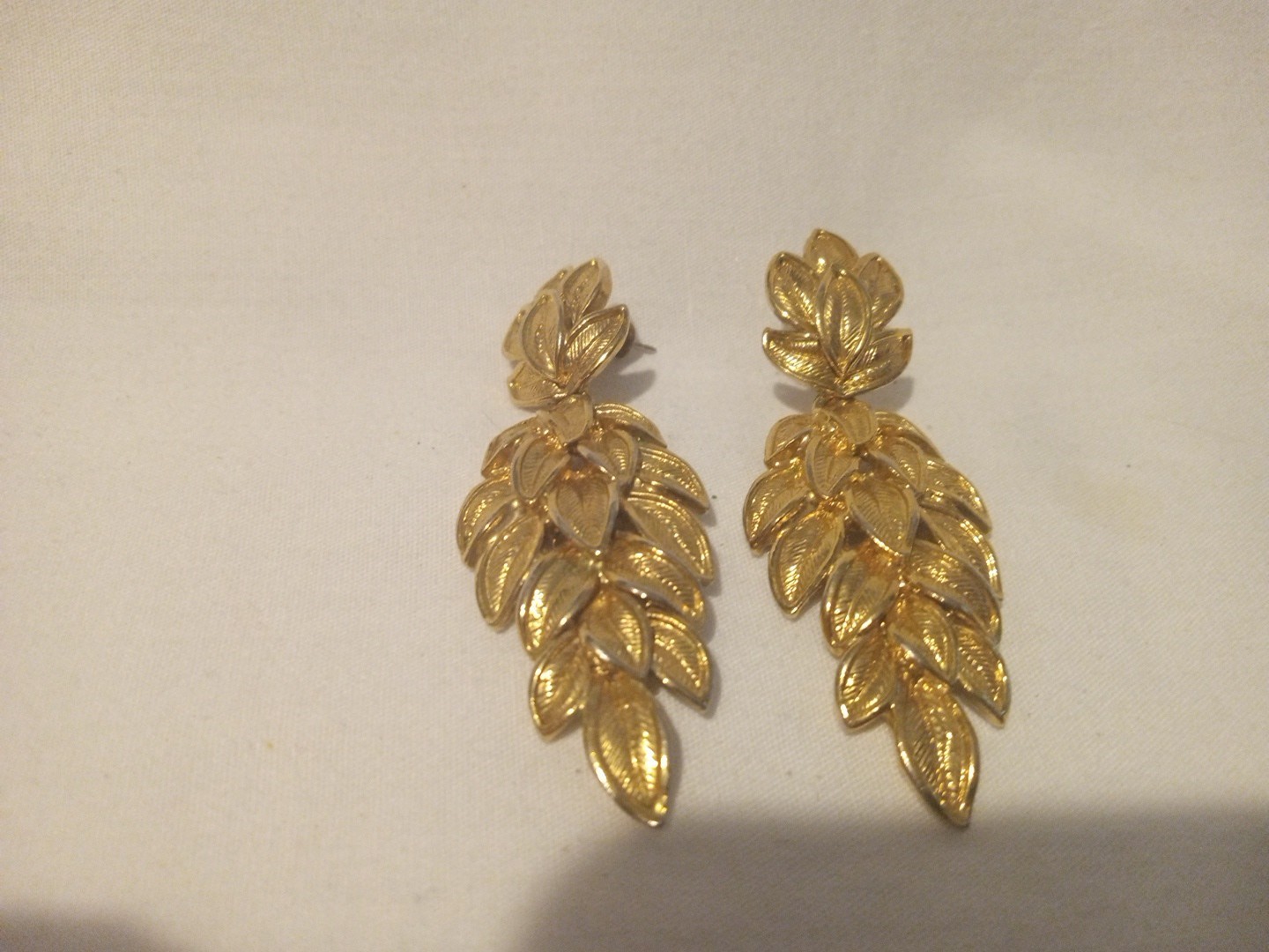 Trifari Gold Tone Leaf Design Dangle Pierced Earrings 2 1/2 Inches