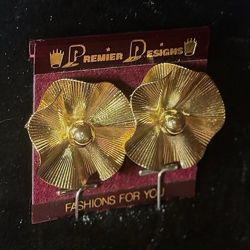 Premier Designs Gold Tone Metal Flower Clip-On Earrings, No Stone