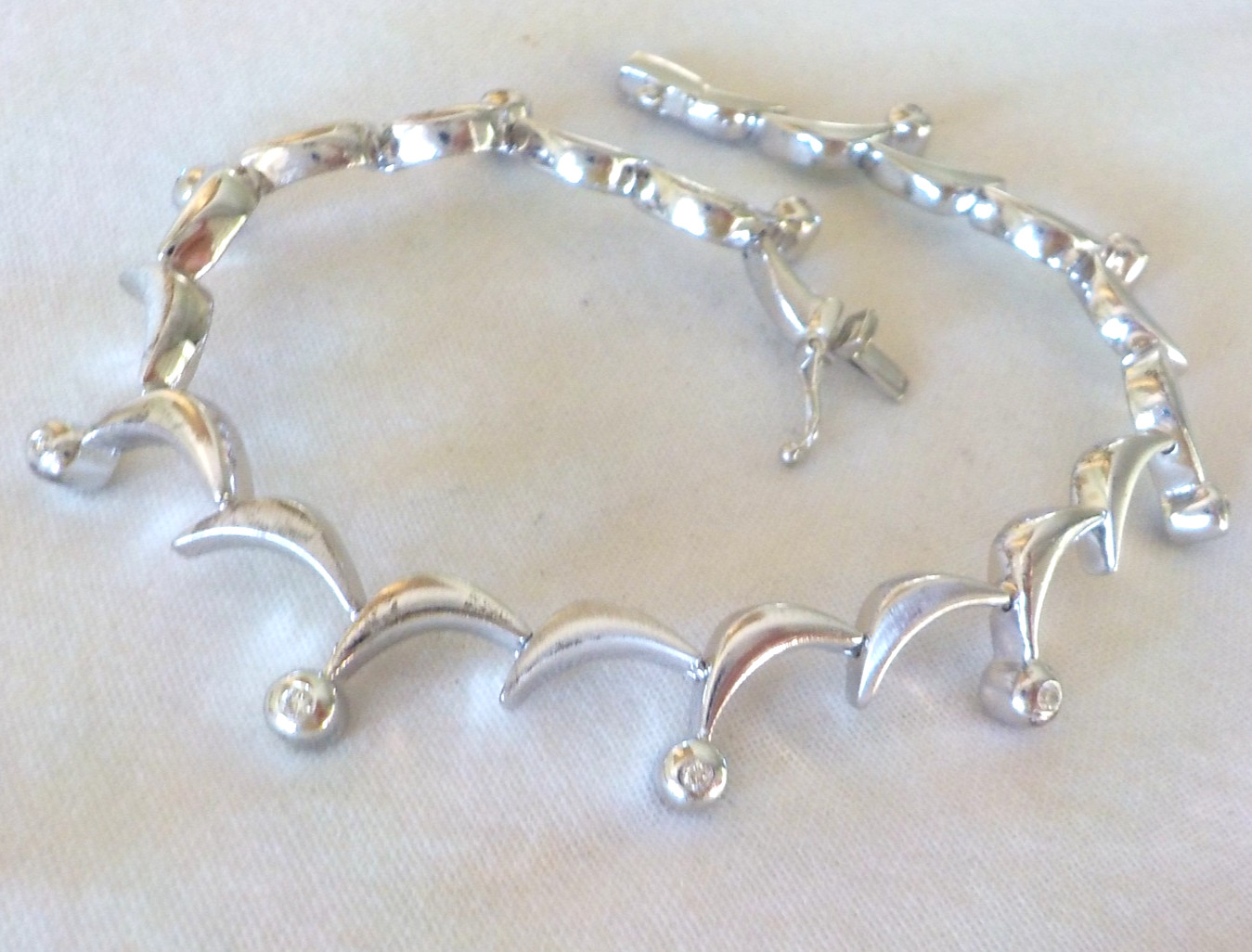 Estate Solid 14k White Gold Crescent Link Diamond Bracelet – 16.0 gms, 7.6 inch