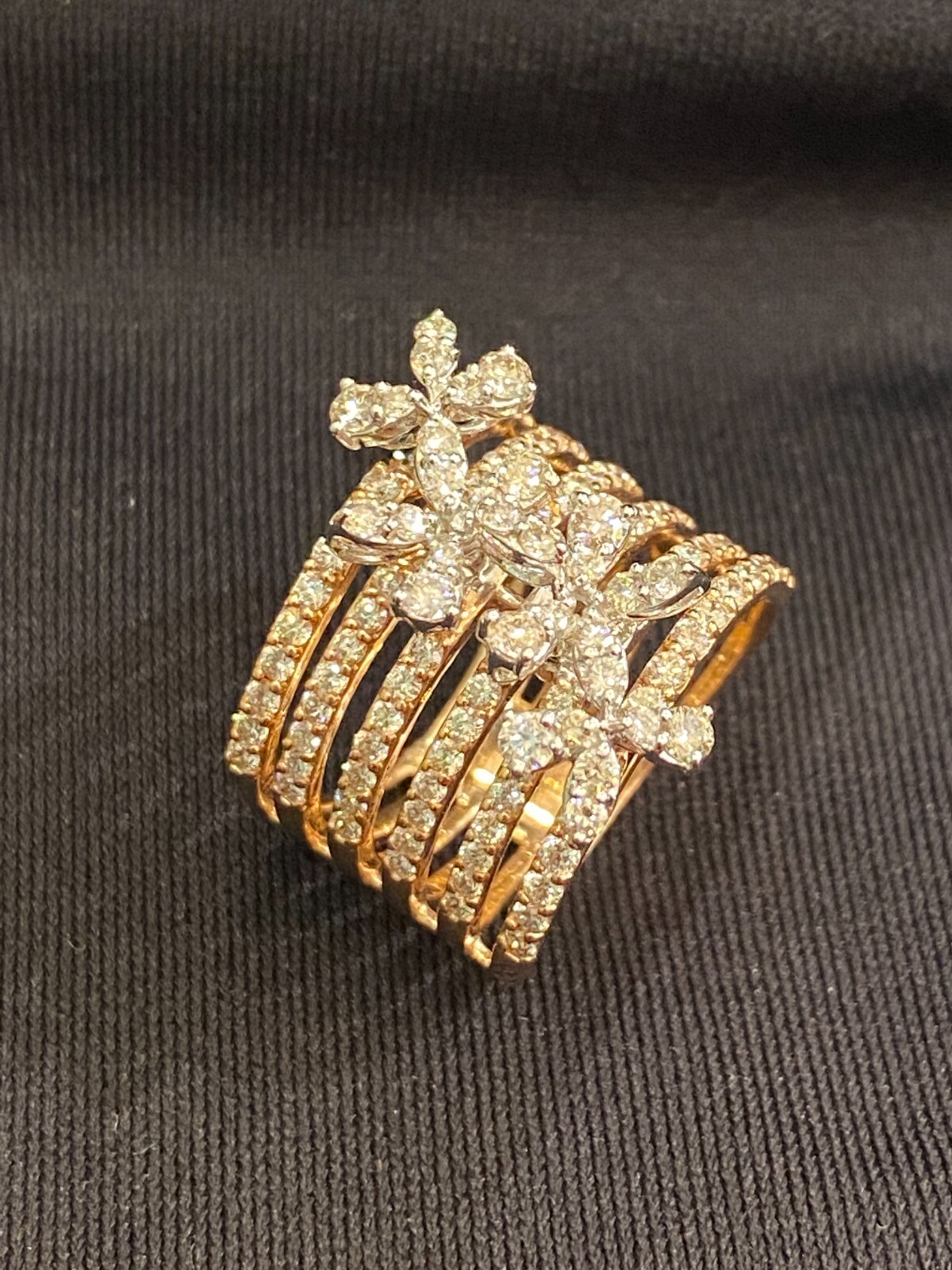 Stunning 1.90 Cts Round Brilliant Cut Diamonds 3-Flower Wedding Ring In 14K Gold