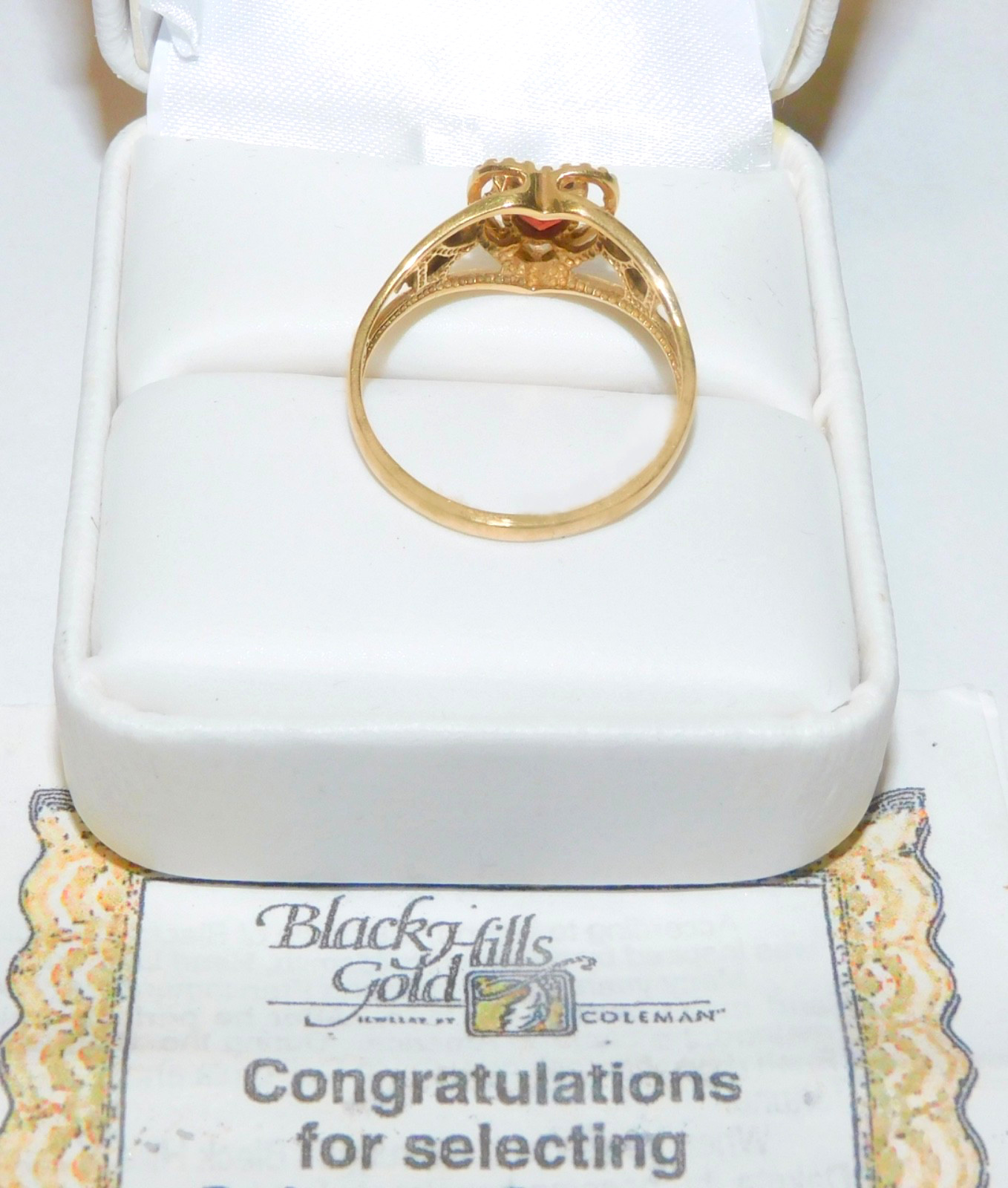 Black Hills Gold 10k Coleman Garnet Heart Leaves Ring Size 7