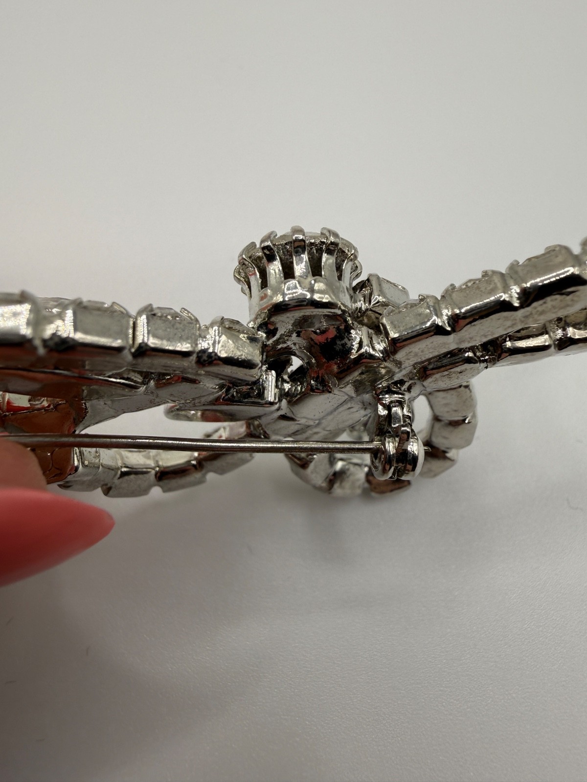 Vintage Statement clear rhinestone brooch pin bow sparkling prong set