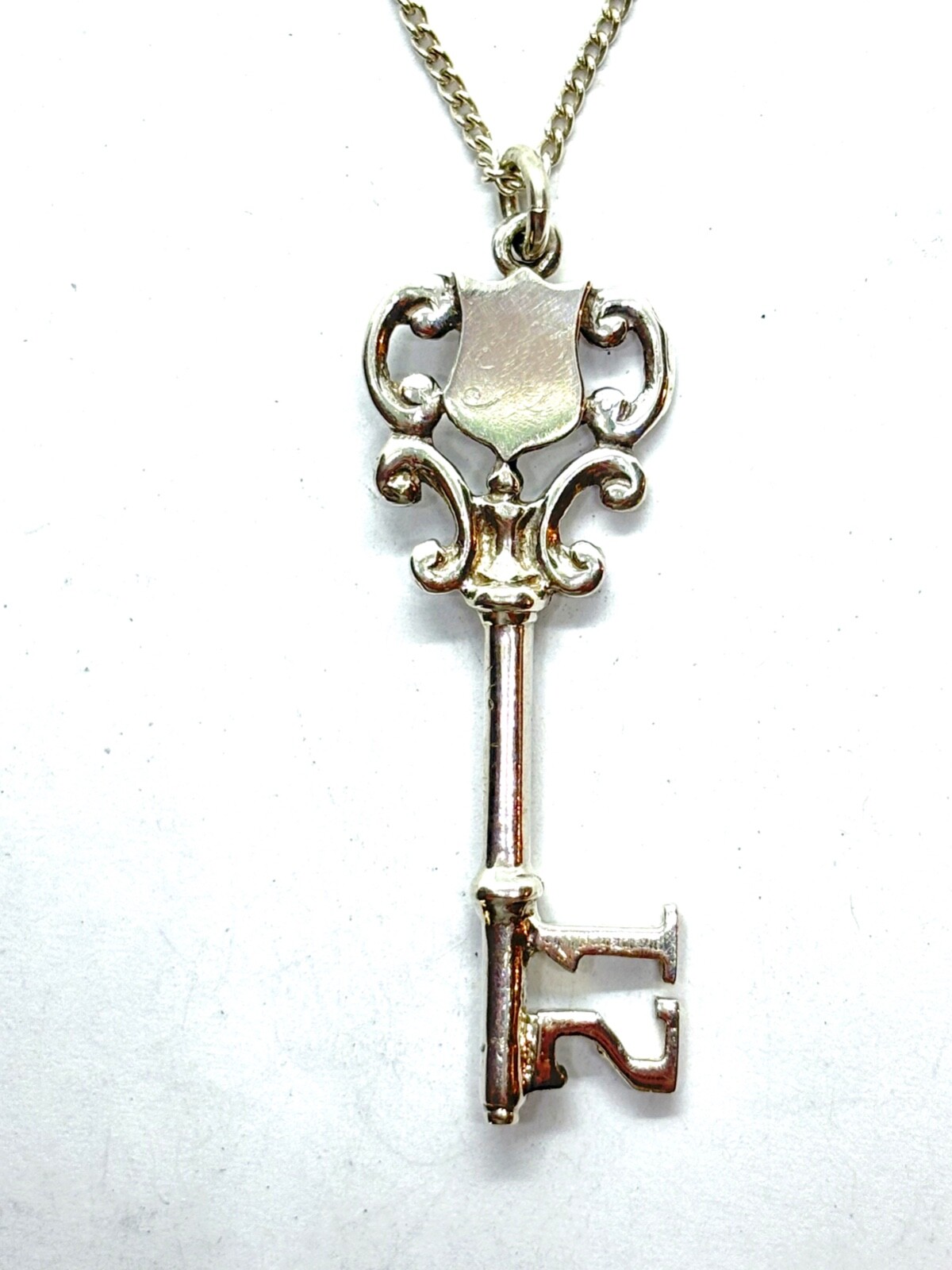 Vintage 1978 Sterling Silver Ornate 21 Key Pendant Necklace 9.6 grams
