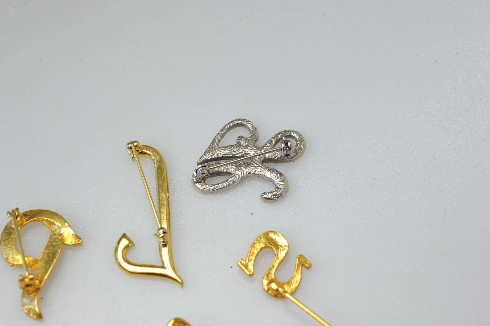 Vtg to now LOT brooch pin monogram initials some signed Monet AK Sarah AJ27