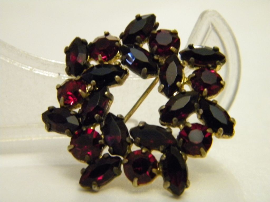 Brooch Czechoslovakia Czech Bohemian Garnet Glass Jablonex e 252