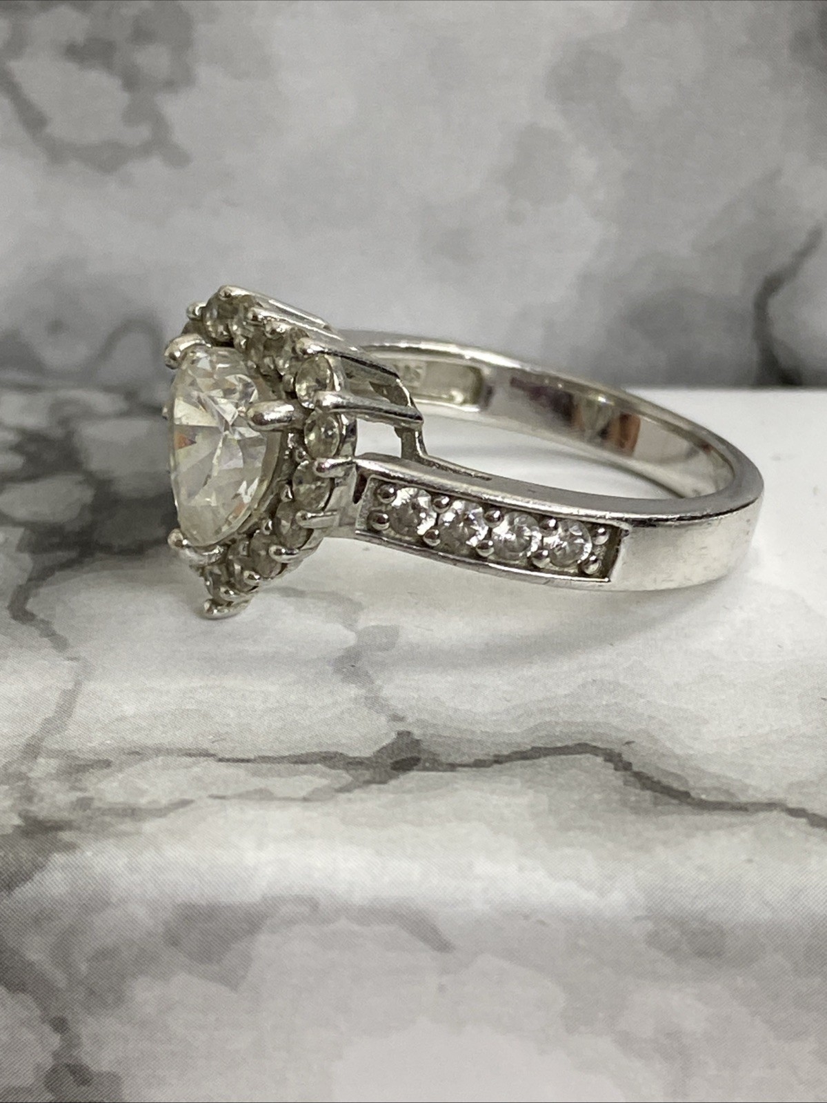 CN Womens Sterling Silver 925 CZ Heart Ring Size 9 Fashion 5.59g