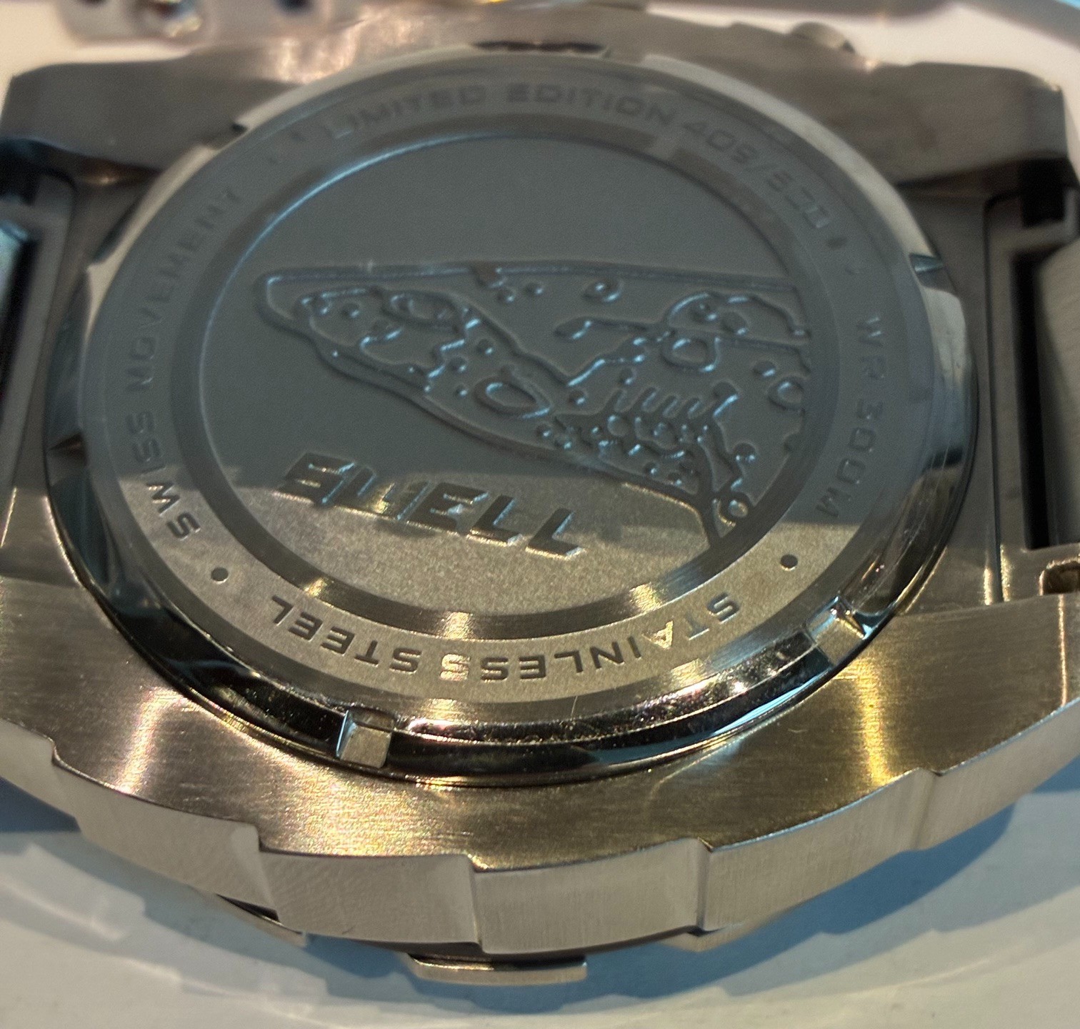 SWELL LIMITED EDITION SWISS ISA8171 QUARTZ 49MM WATCH BOX SET MSRP: $1,300 (NEW)