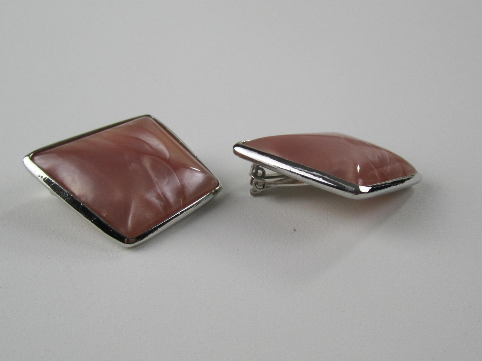 Vintage Pink Kite Earrings Marbled Satin Texture Silver Tone Clip-on (E1)
