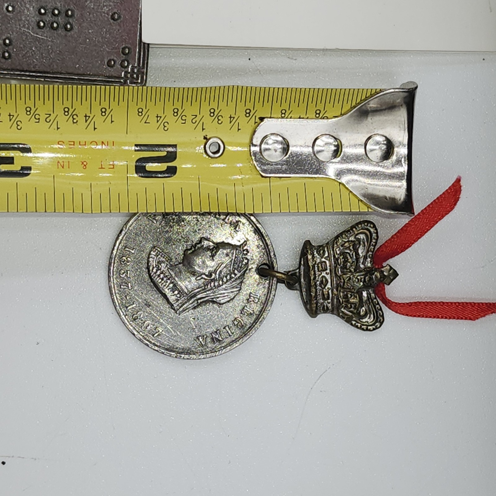 1837-1897 Queen Victoria Diamond Jubilee commemorative medallion crown pin