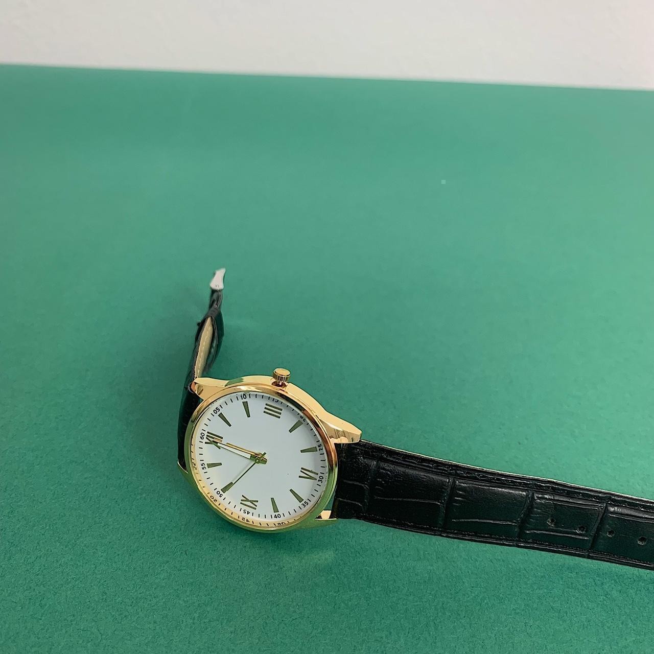 Minimalistic Black essential vintage 90s style gold and leather style band