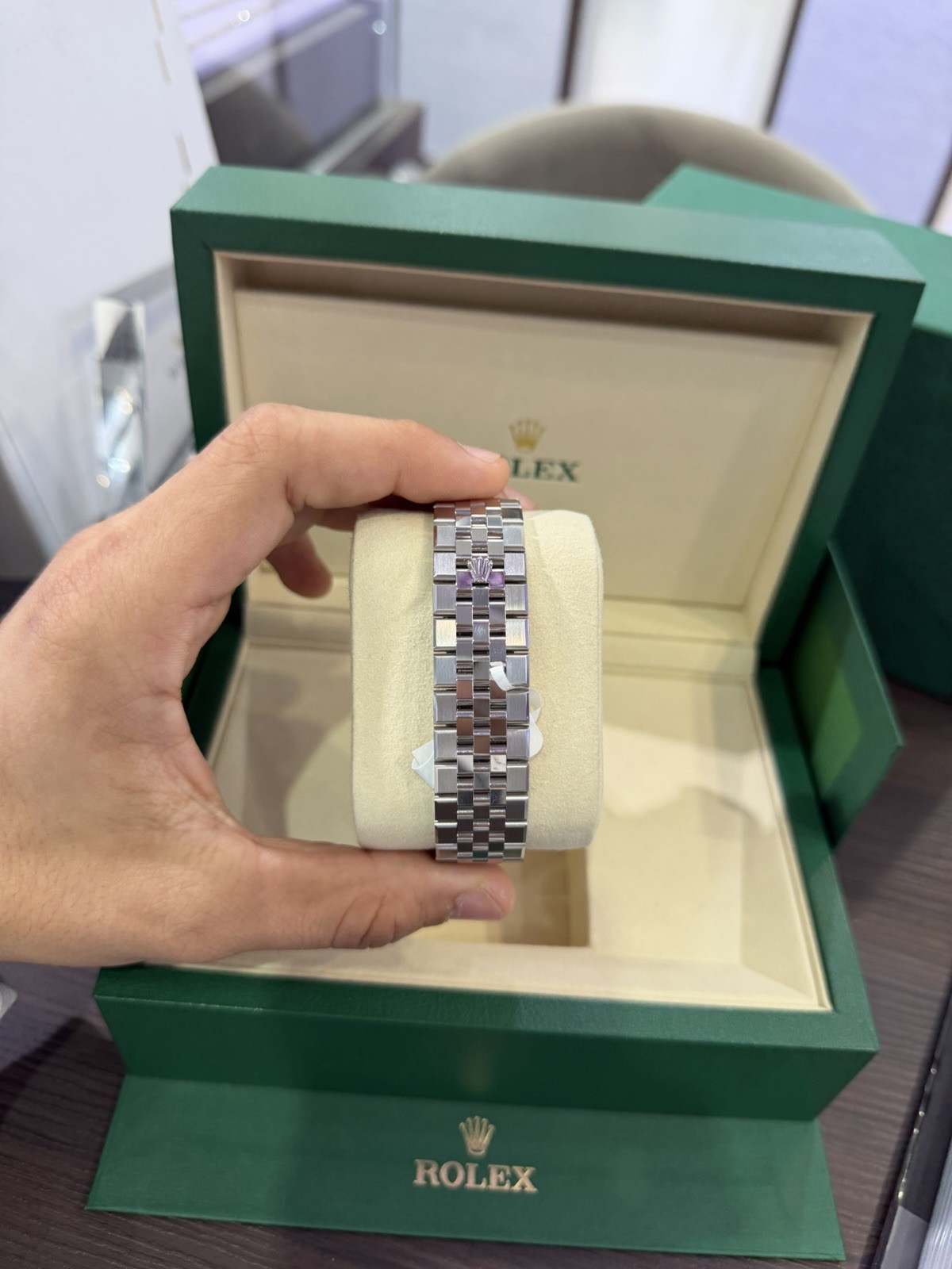 2026 Rolex Land-Dweller 40MM White Dial Flat Jubilee (127334) FULL SET!!(Unworn)