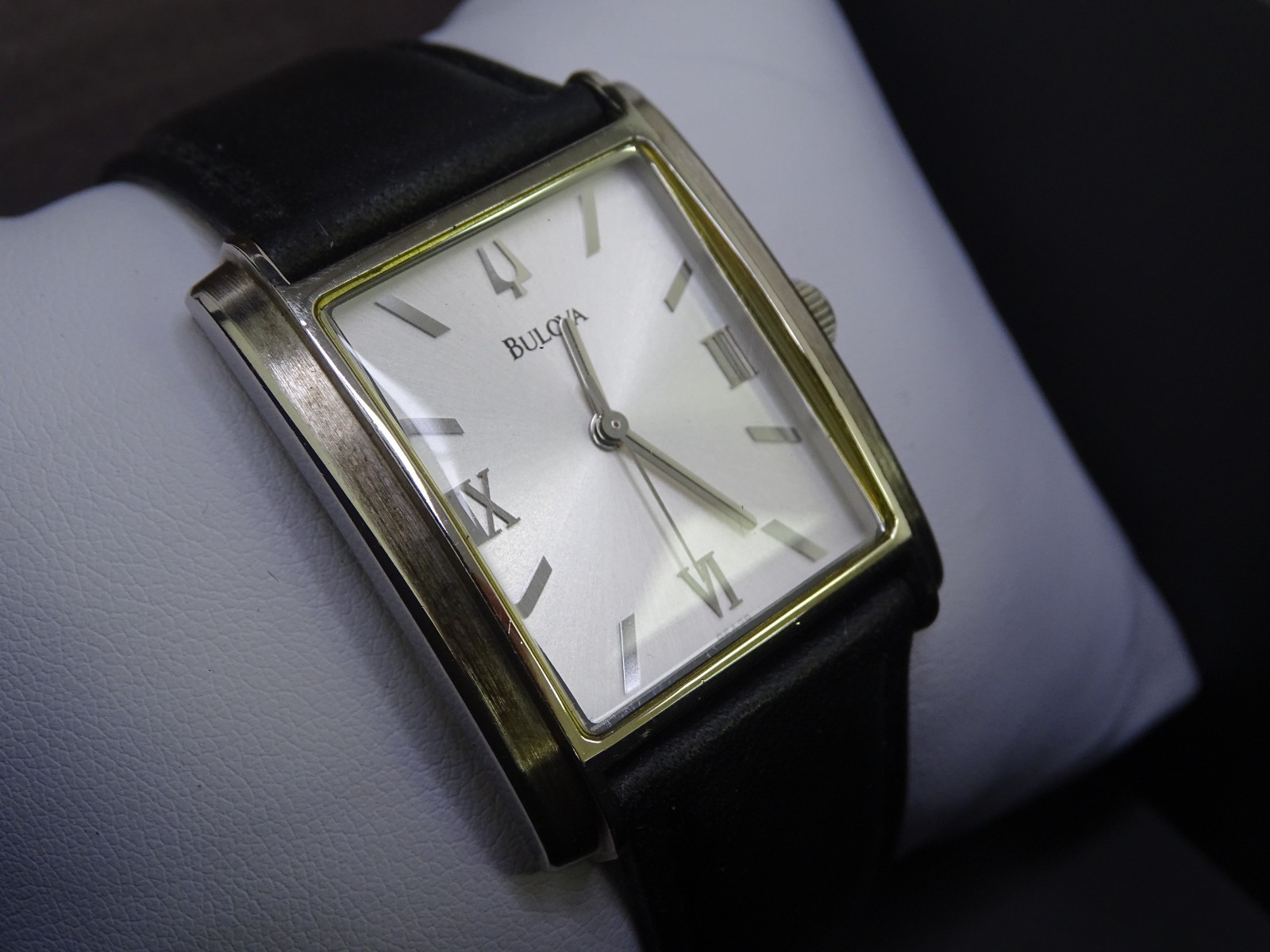 Bulova WMNS Quartz Squaew Wath C869892 (17415-Watch-MY)