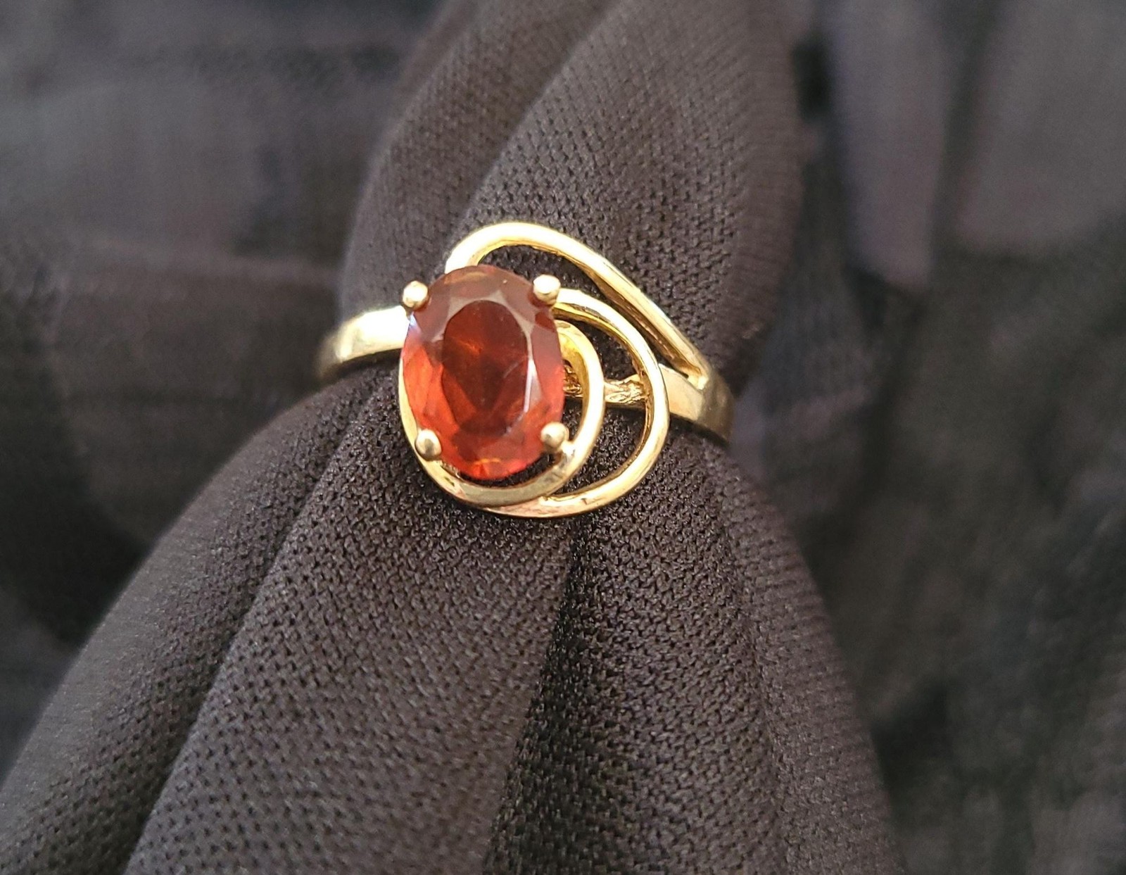 Vintage 10K Gold Hessonite Oval Cut Garnet Bypass Ring — Size 7.5 – 1980s