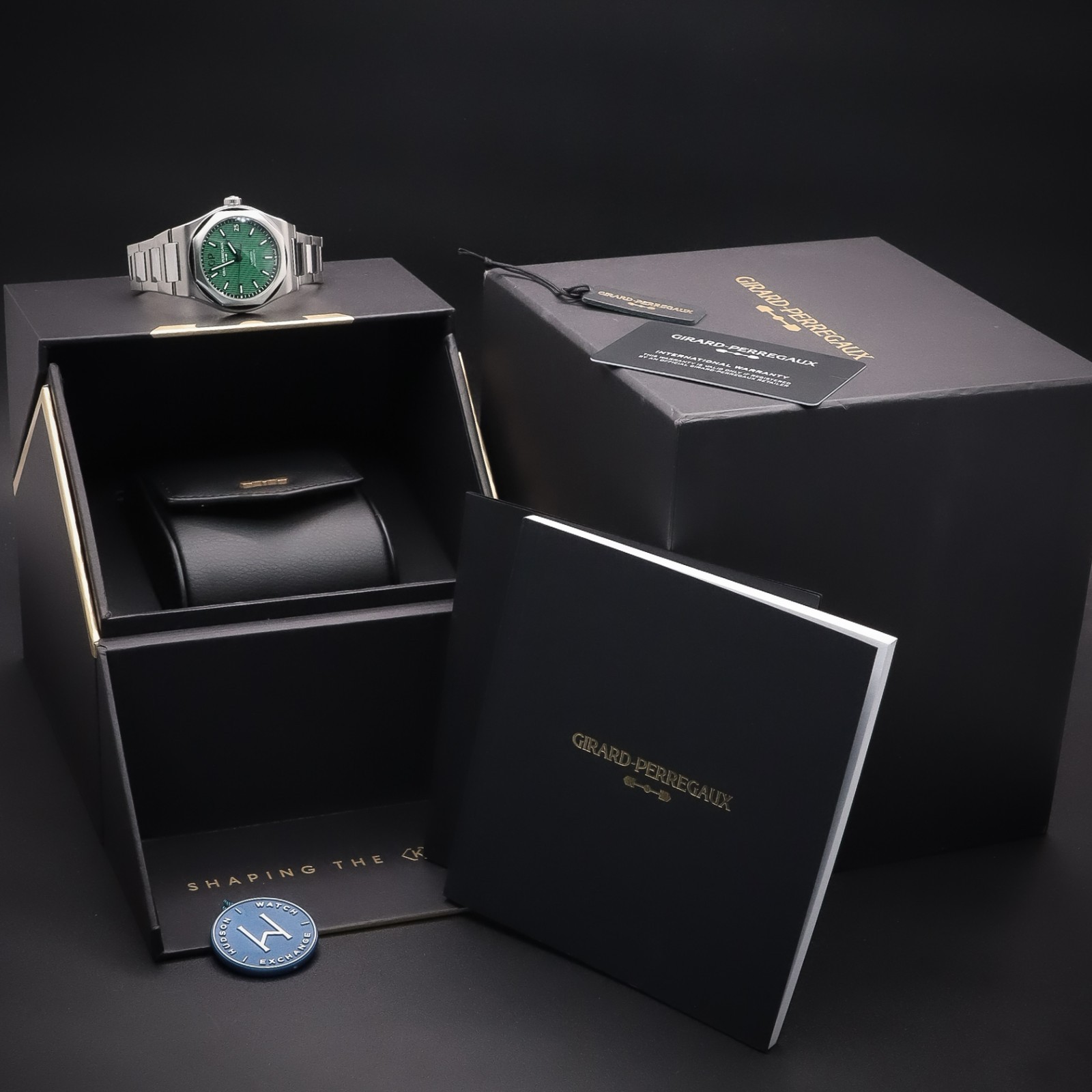 GIRARD-PERREGAUX Laureato 42 “Sunray Green” | Ref. 81010-11-3153-1CM | Full Set