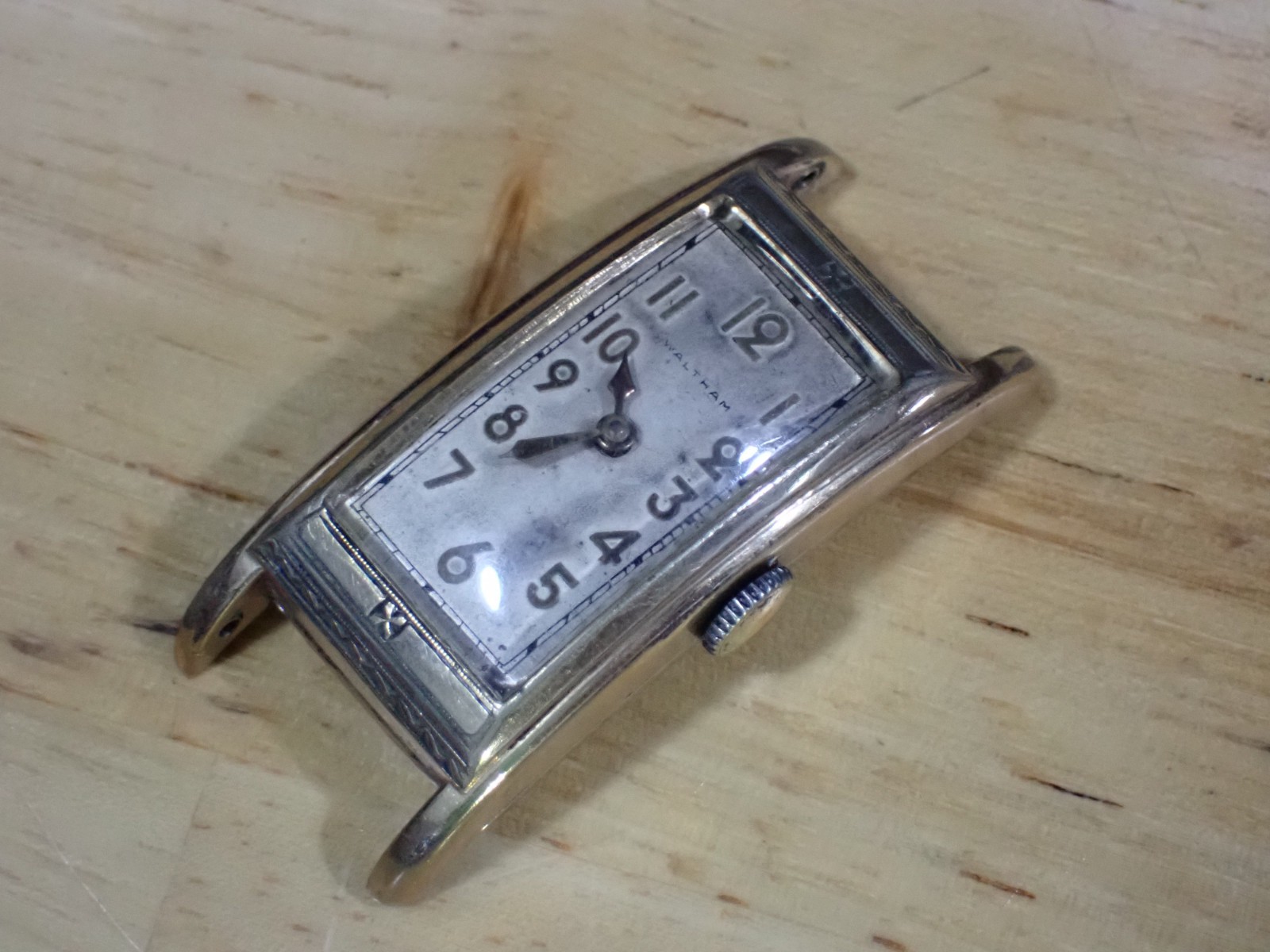 737 Waltham 17 Jewel Adj Men’s Manual Wind Wristwatch good balance Curved Back