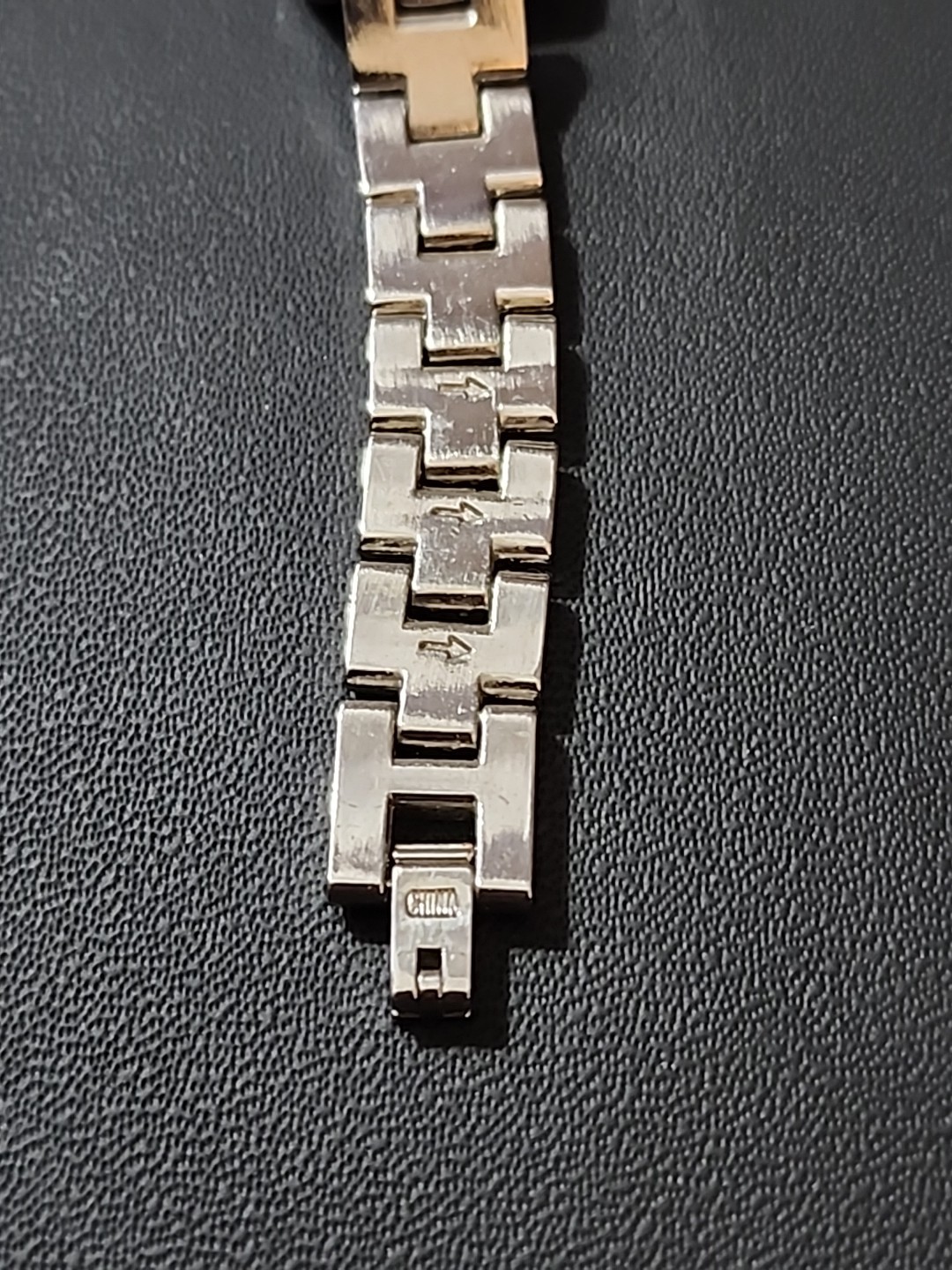 Hello Kitty, Watch Women Silver Tone With Heart Design
