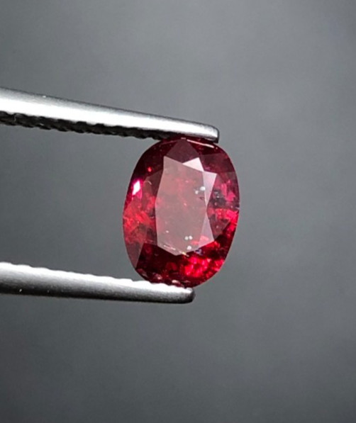 0.91ct Natural Red Pigeon Blood Unheated Loose Ruby Gemstone For Jewelers.