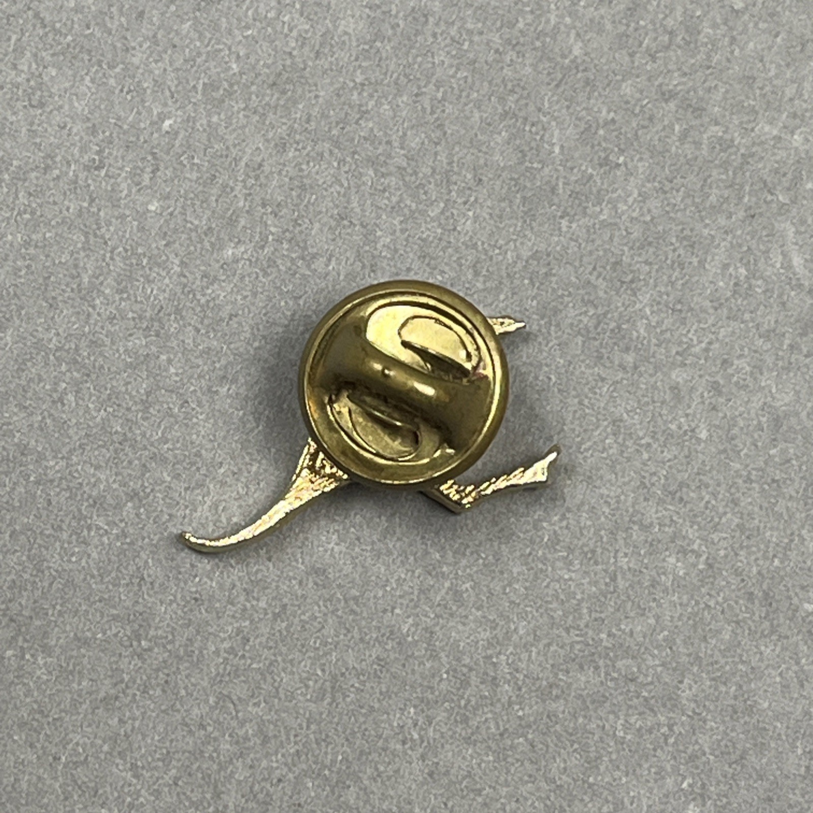 Vtg Gold Tone Kangaroo Lapel Hat Bag Jacket Pin Signed Korea