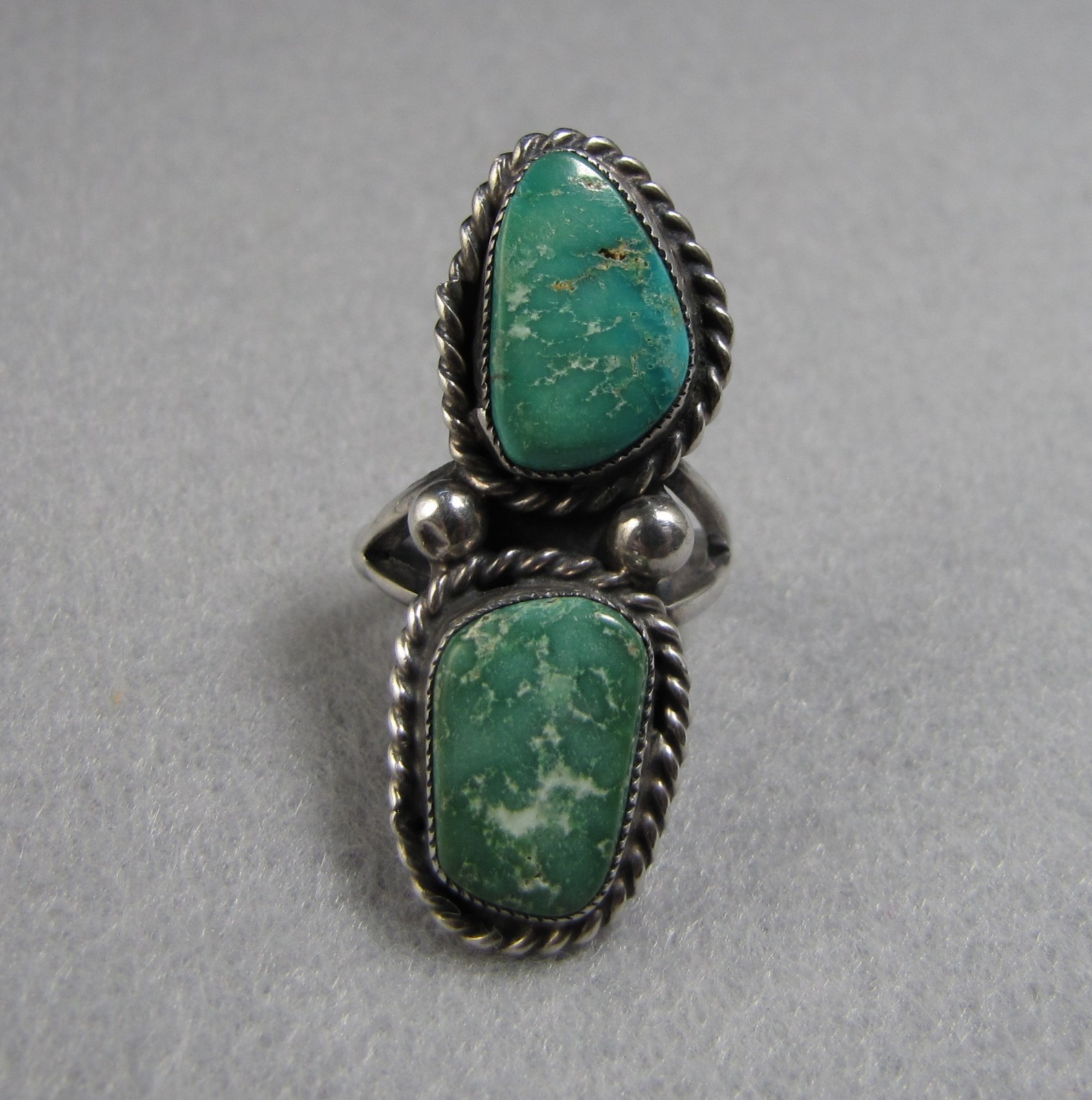 Vintage Navajo Sterling Silver & Turquoise Ring size 7-3/8, 8.8 grams
