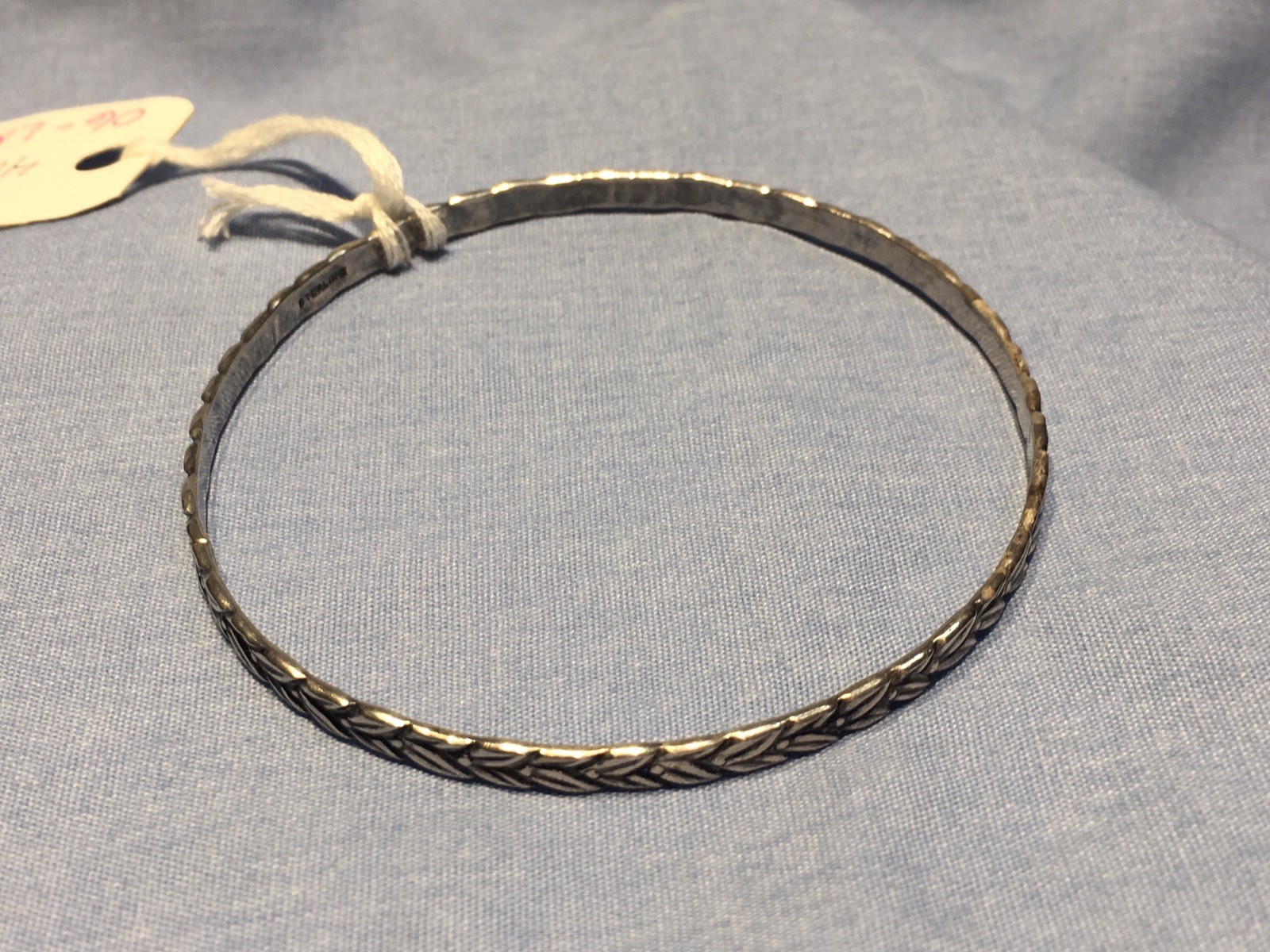 925 Sterling Bangle Bracelet Size 7 Leaf Design 8.8 Grams