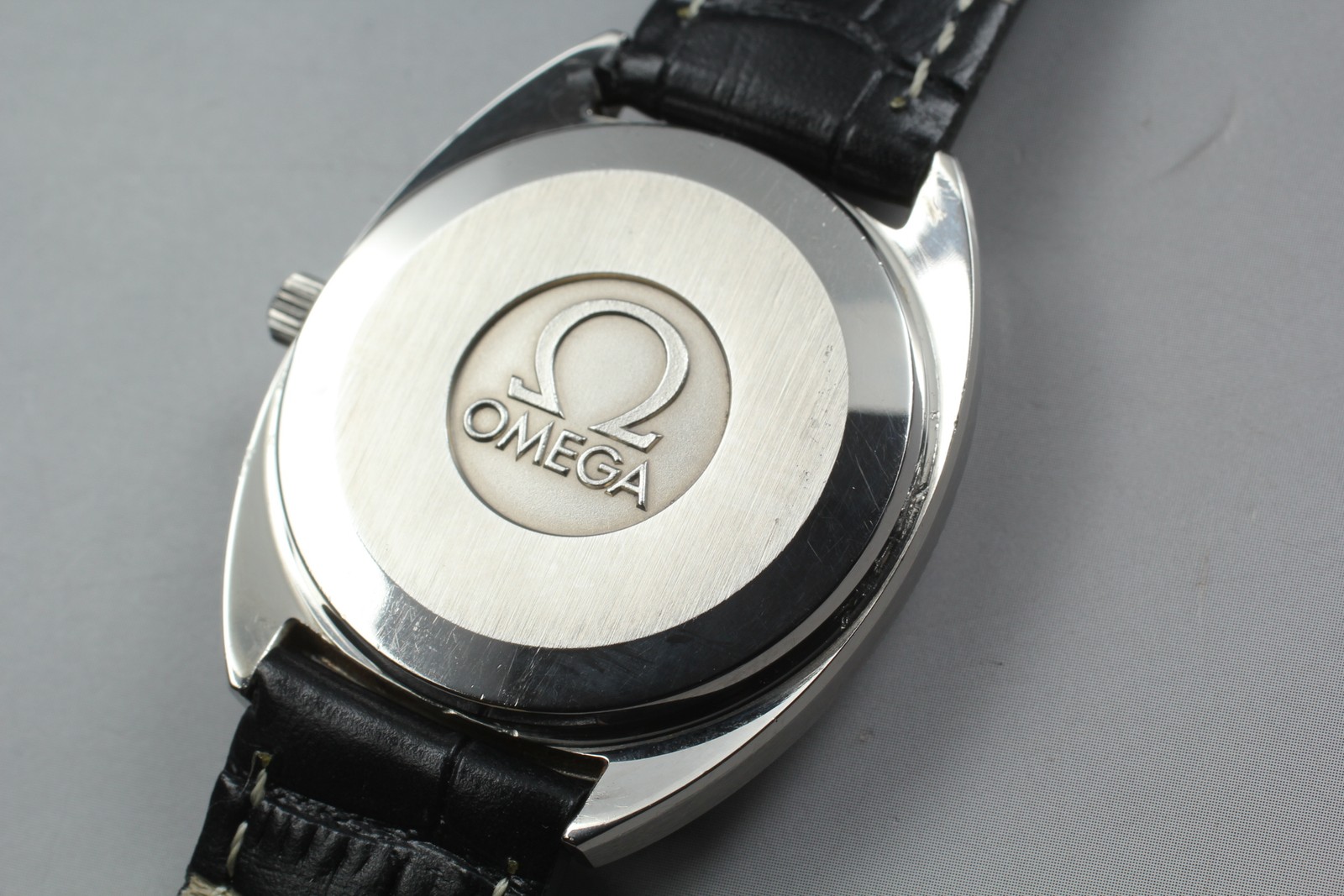[Near MINT] Vintage Omega Cal.1370 Roman Dial Date Quartz Men’s Watch From JAPAN