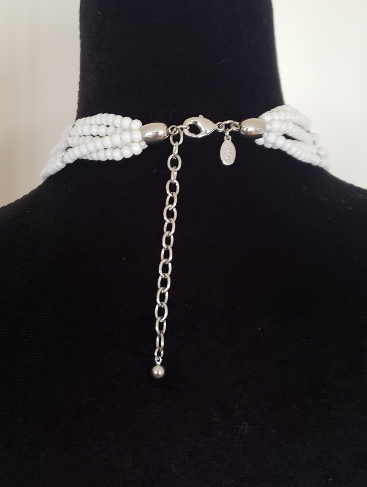 Joan Rivers RETIRED “Starlet Style” Lariat Necklace In White