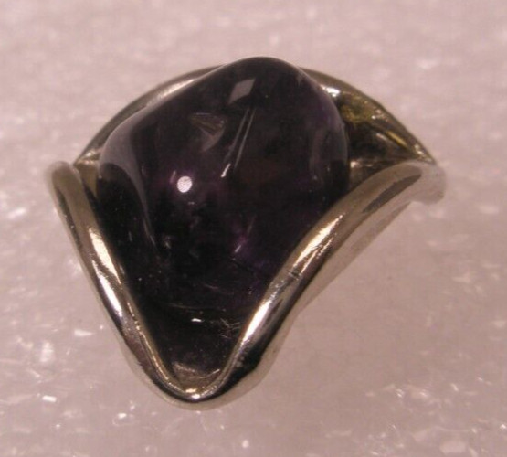 5/8″ Triangular Purple Agate Stone Vintage Tie Tack Lapel Pin r127