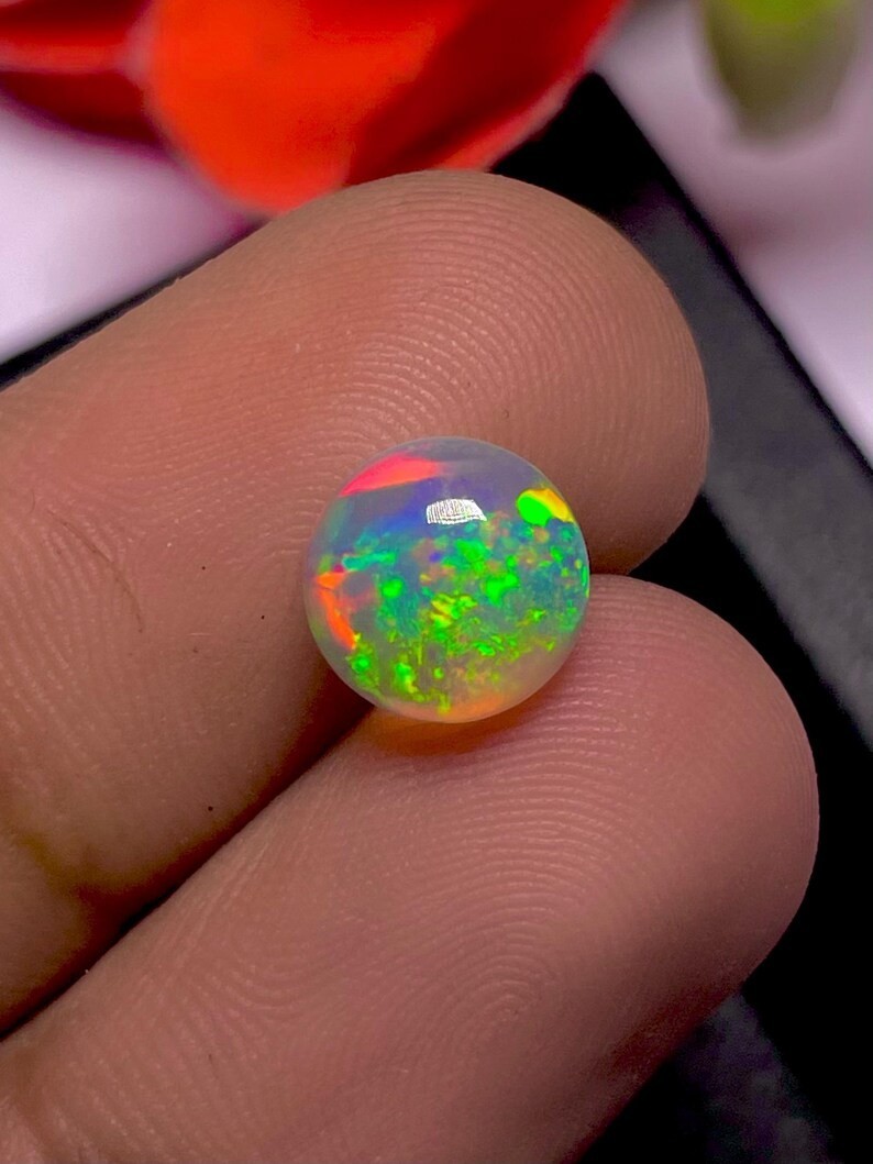 Fire Ethiopian Opal Cabochon: Round Multi-Fire Gemstone (8x8x3.60-MM)